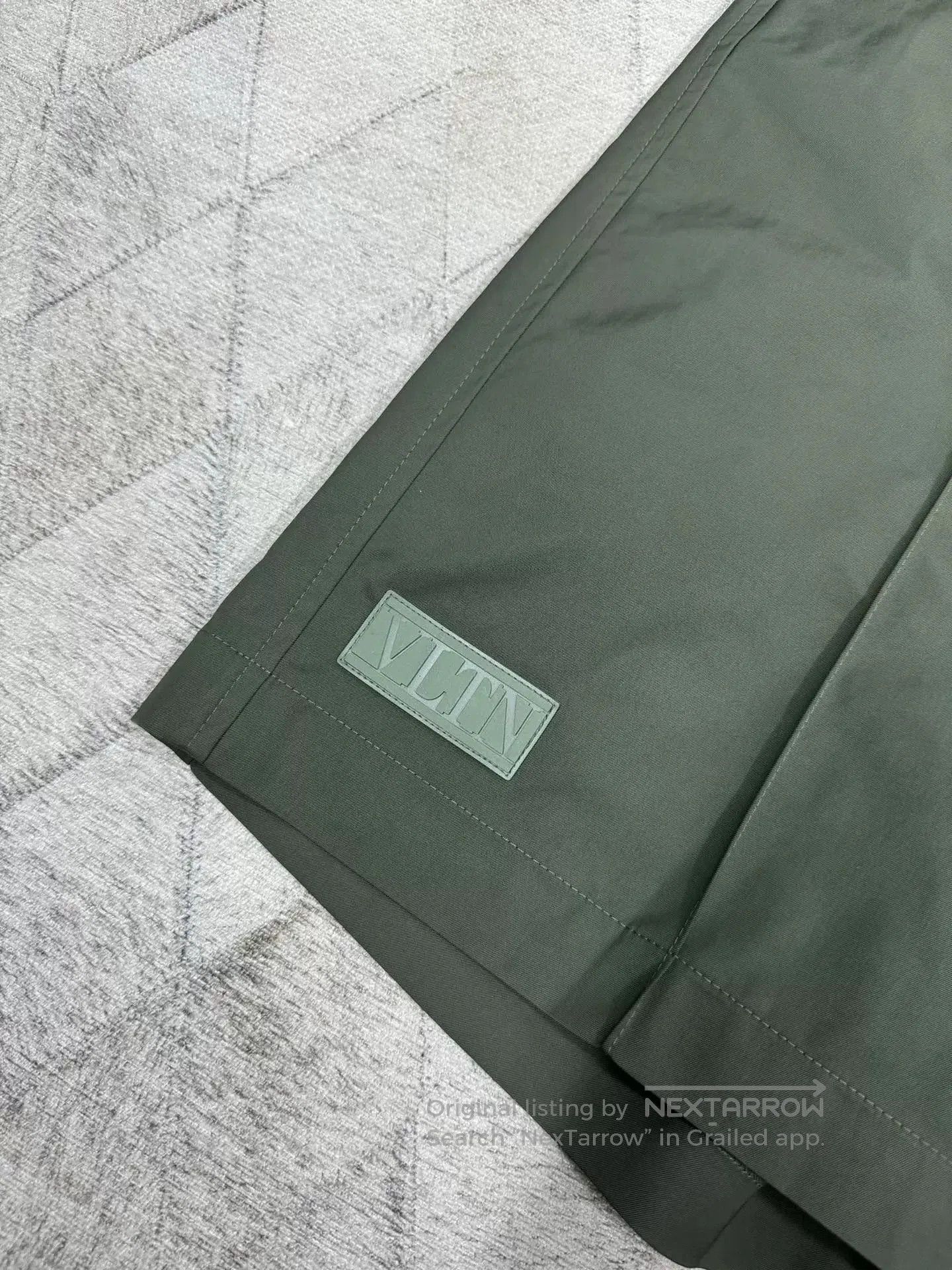 Valentino Valentino Army Green Cargo Shorts. Size US 30 / EU 46 - 7 Thumbnail
