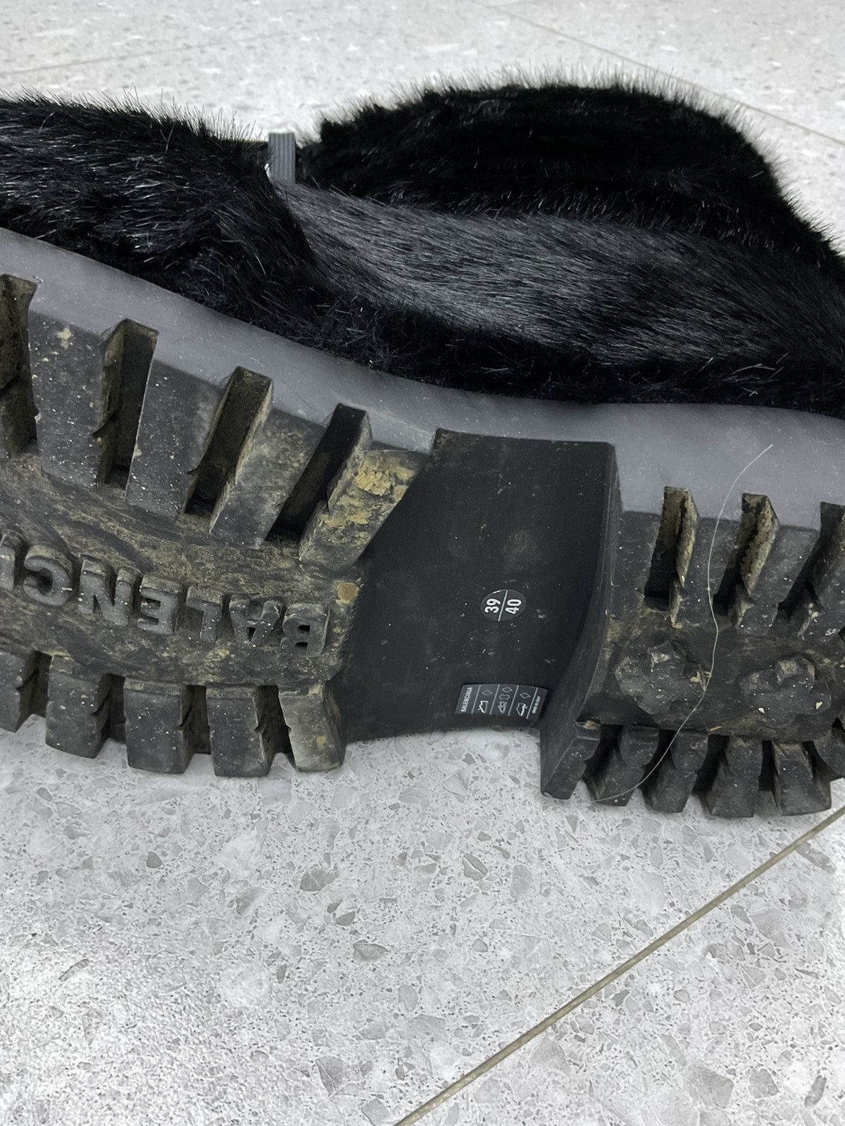 Balenciaga Balenciaga mink faux fur Alaska boots Size US 7 / EU 40 - 6 Thumbnail