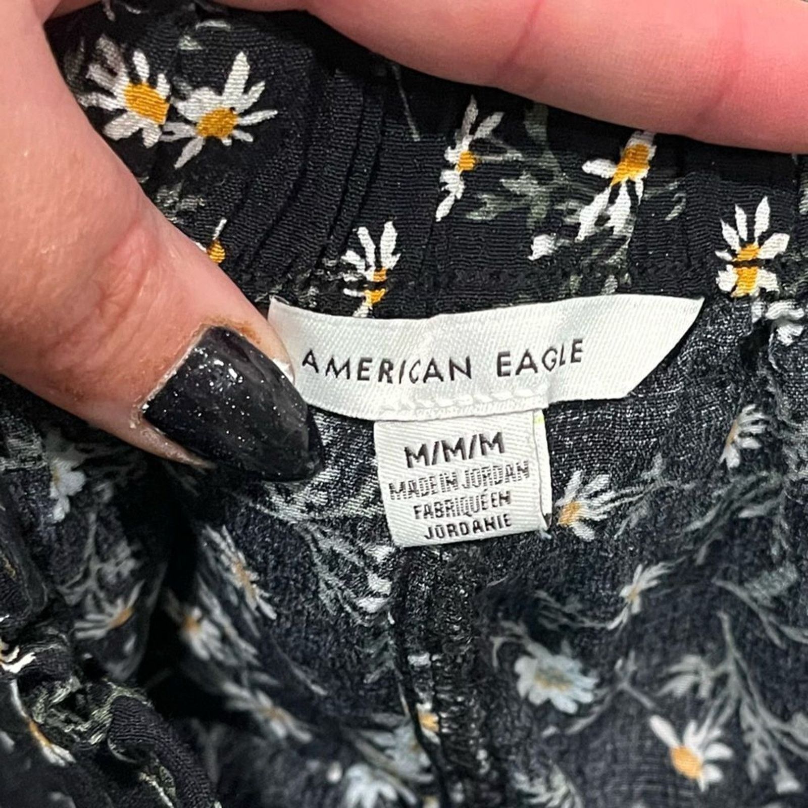 American Eagle Outfitters American Eagle Paperbag Shorts Floral Pockets Black M Size 28" / US 6 / IT 42 - 4 Thumbnail