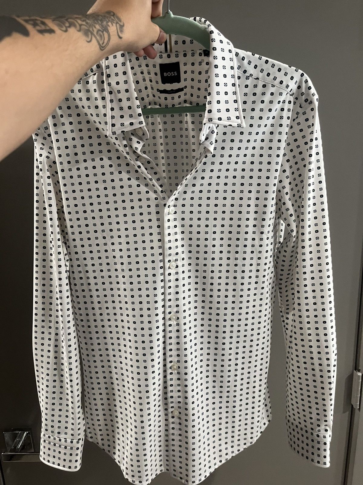 Hugo Boss Hugo Boss Slim Fit Shirt White Pattern Button Up Size US M / EU 48-50 / 2 - 1 Thumbnail