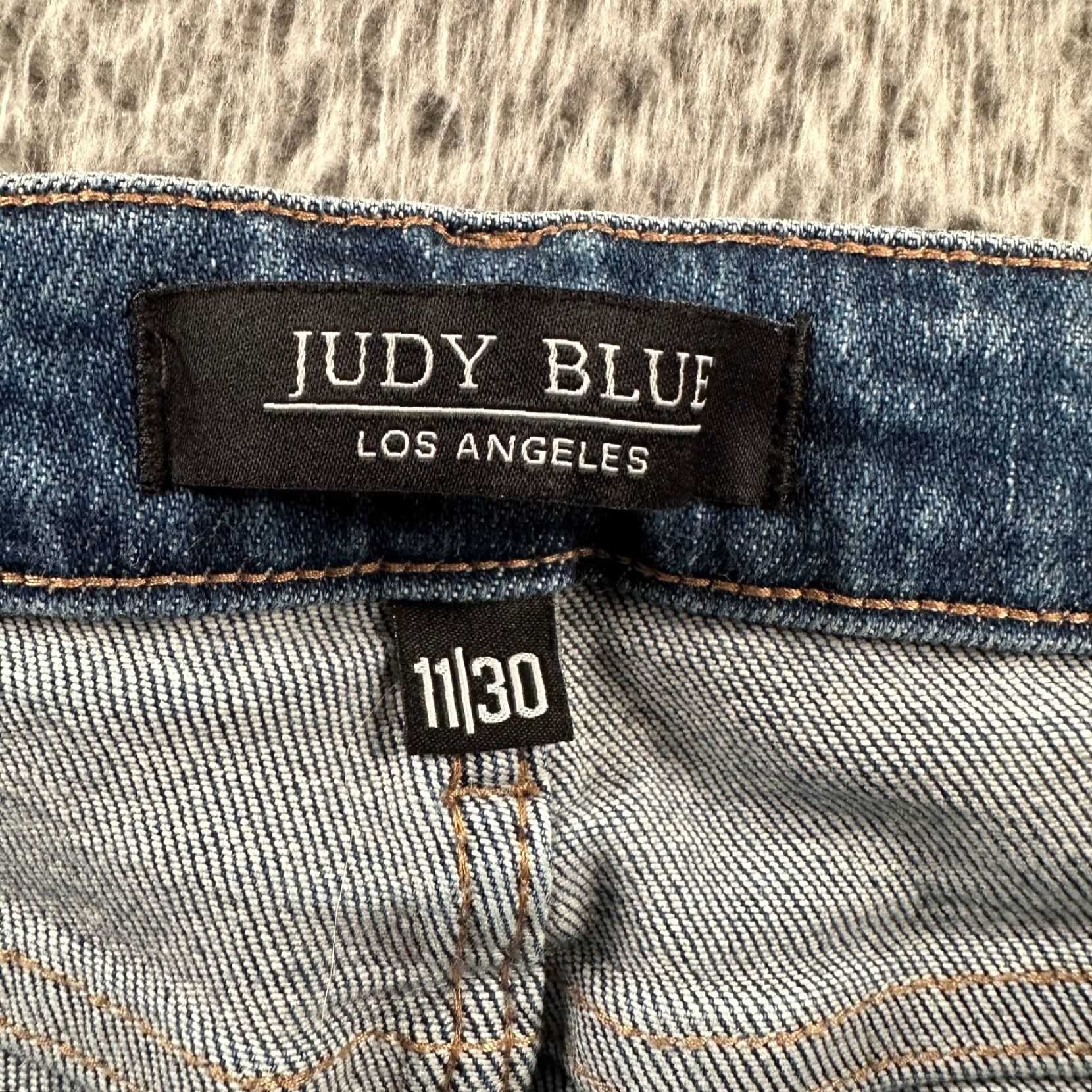 Vintage Judy Blue Jeans Women's Boyfriend Fit Distressed Stretch Blue 30 Inseam 27.5" Size 11/30 Moderate Wash High Rise Size 30" / US 8 / IT 44 - 5 Thumbnail