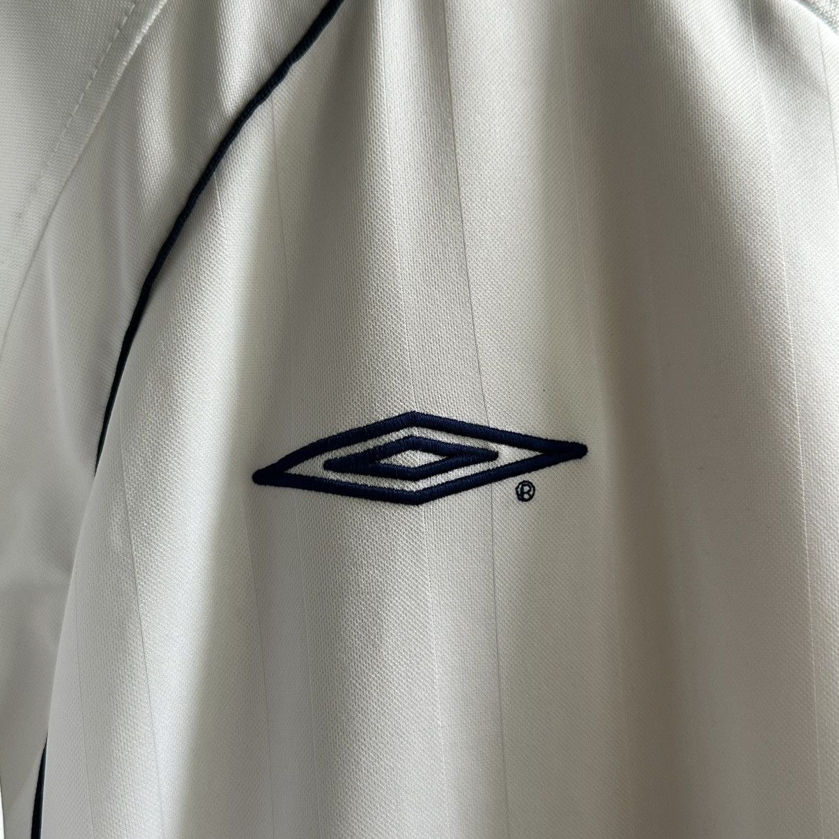Umbro Vintage Umbro England 2001/03 Home Soccer Jersey FIFA 5-1 Size US L / EU 52-54 / 3 - 6 Thumbnail