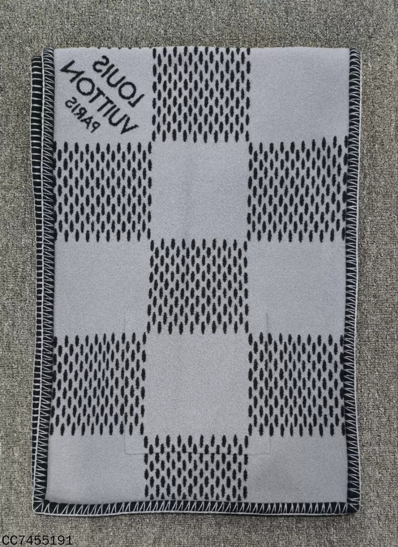 Louis Vuitton LV Blue Gray Checkerboard Mink Pocket Logo Scarf Size ONE SIZE - 5 Thumbnail