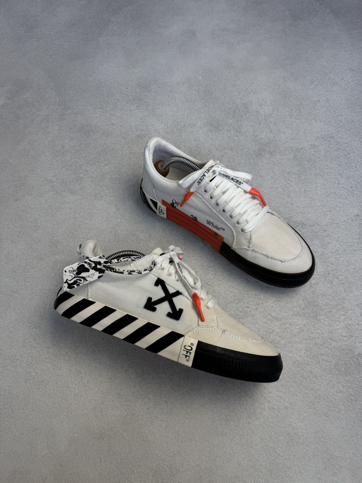 Off-White Off-White Low Vulcanized Canvas Sneakers size43 Size US 9.5 / EU 42-43 - 1 Thumbnail