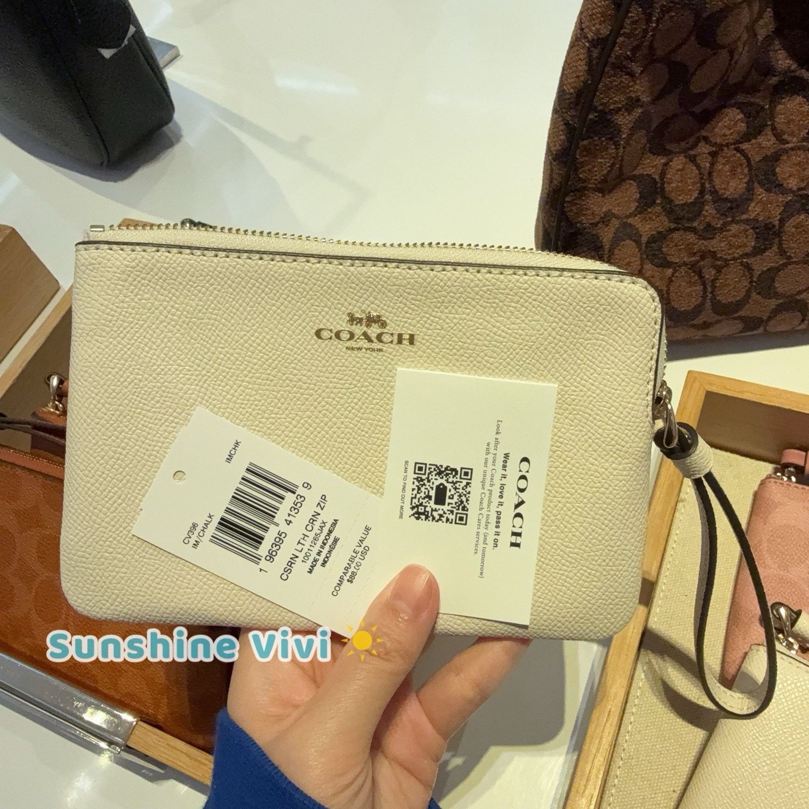 Coach NWT COACH Small Corner Zip Wristlet Pouch Wallet Purse CV396 Size ONE SIZE - 4 Thumbnail