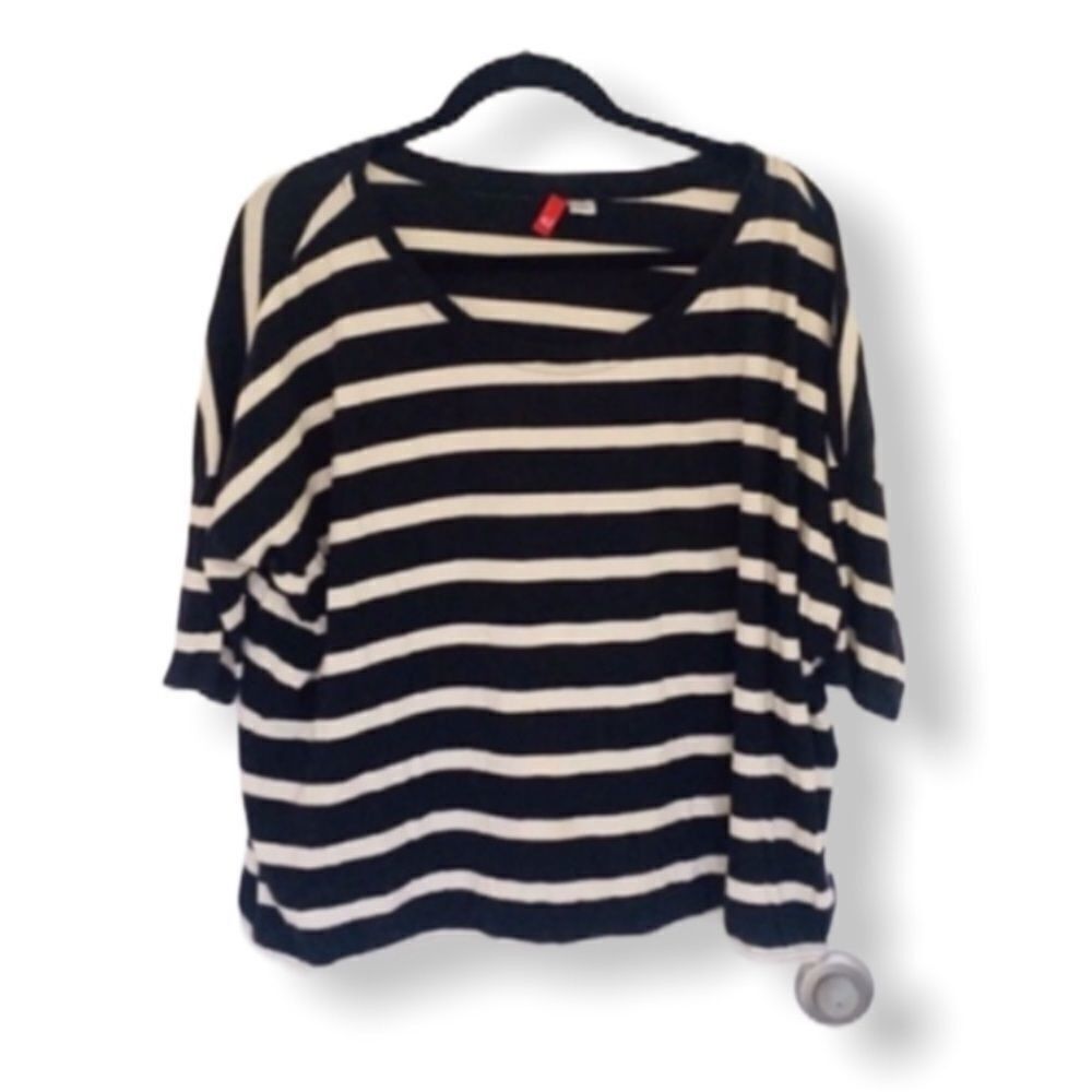 H&M Divided by H&M Black & White Striped Oversized Top | Size M Size M / US 6-8 / IT 42-44 - 2 Thumbnail