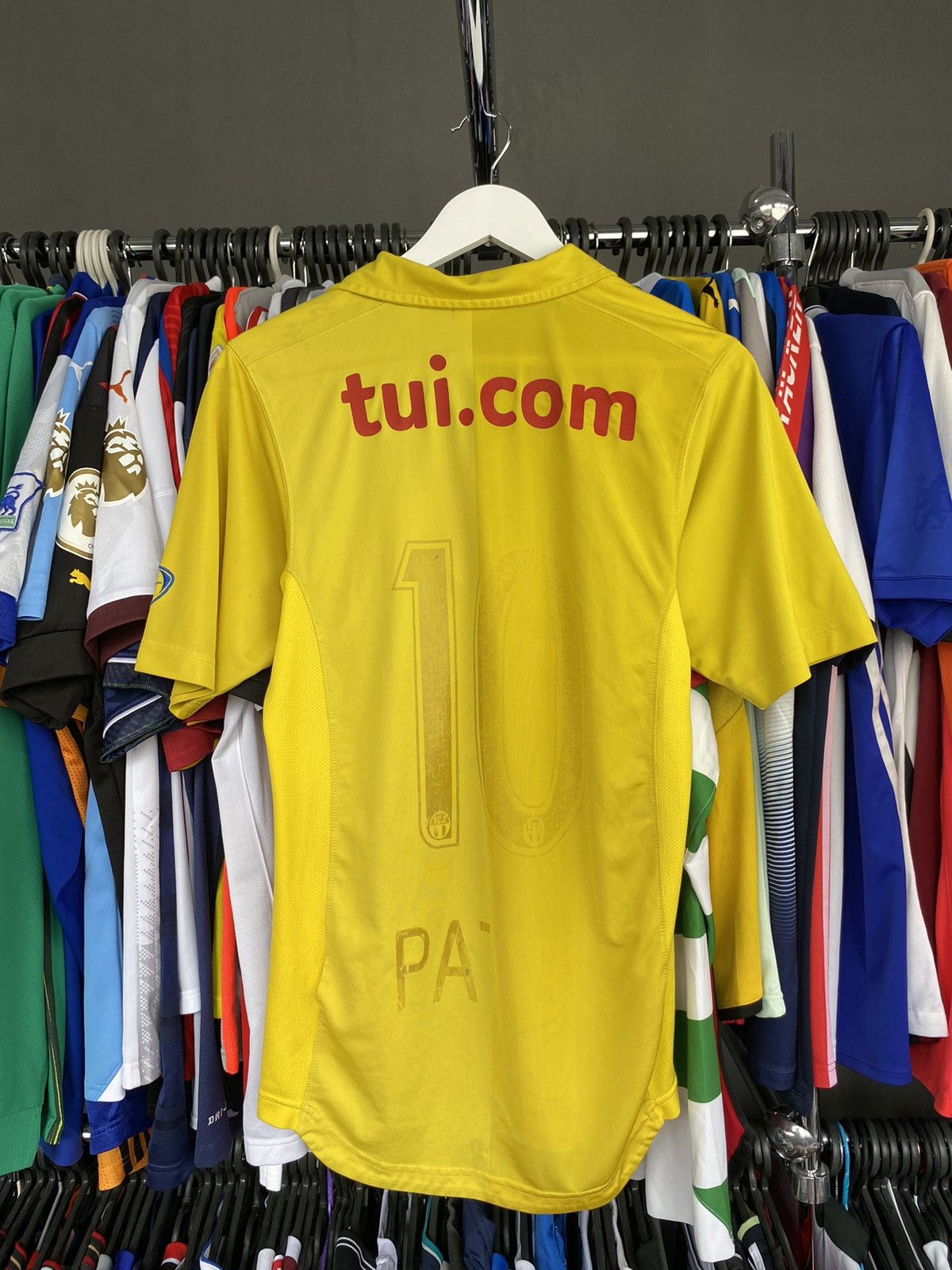 Nike 2006/08 NIKE FC ZURICH AWAY SOCCER FOOTBALL JERSEY SHIRT Size US S / EU 44-46 / 1 - 2 Thumbnail