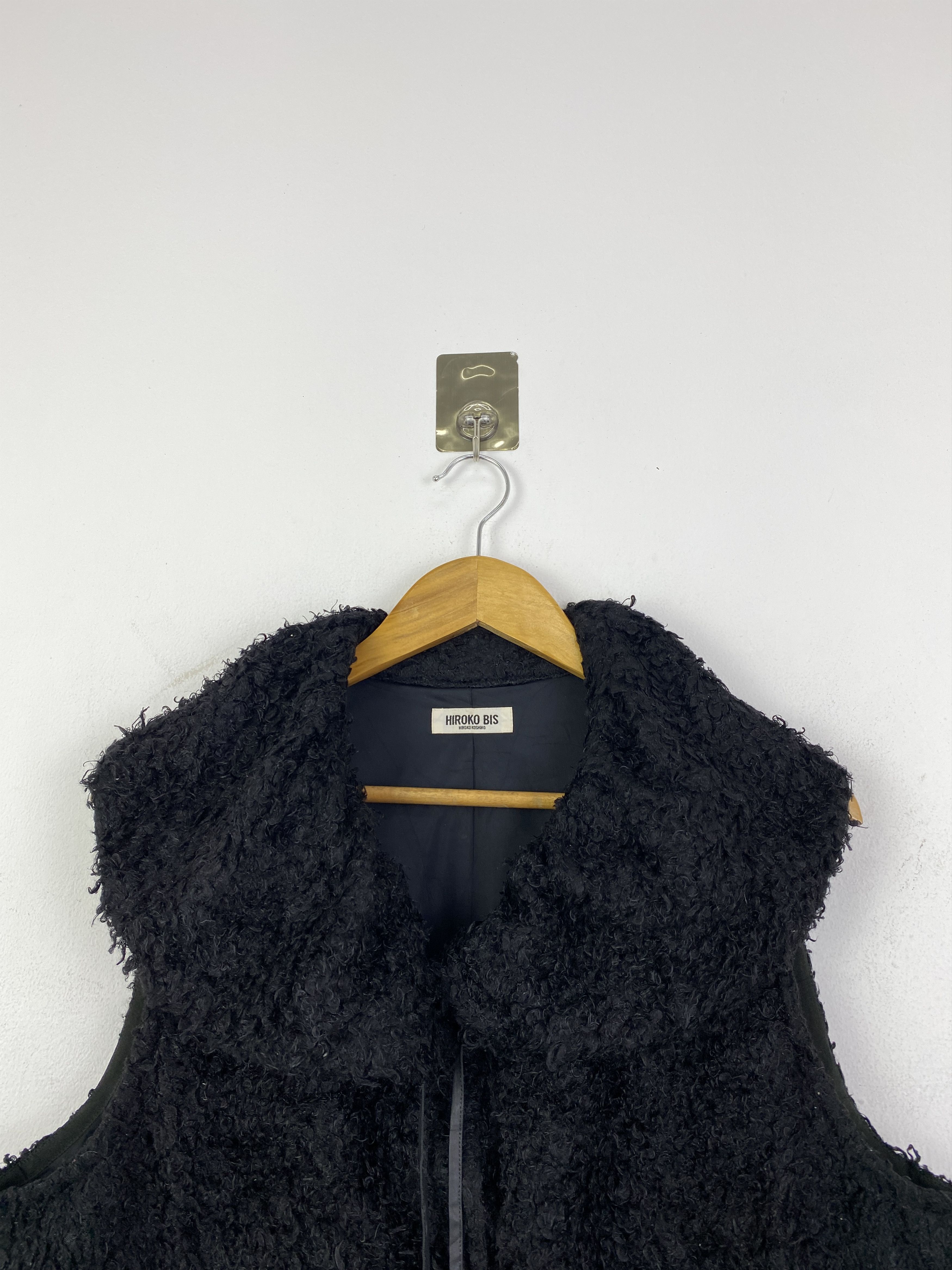 Hiroko Koshino Homme Vintage Hiroko Bis Curl Faux Fur Vest JA0244 Size US S / EU 44-46 / 1 - 3 Thumbnail