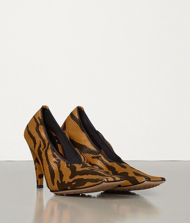 Bottega Veneta o1y0725 Pumps in Tan/Black Size US 6.5 / IT 36.5 - 2 Thumbnail