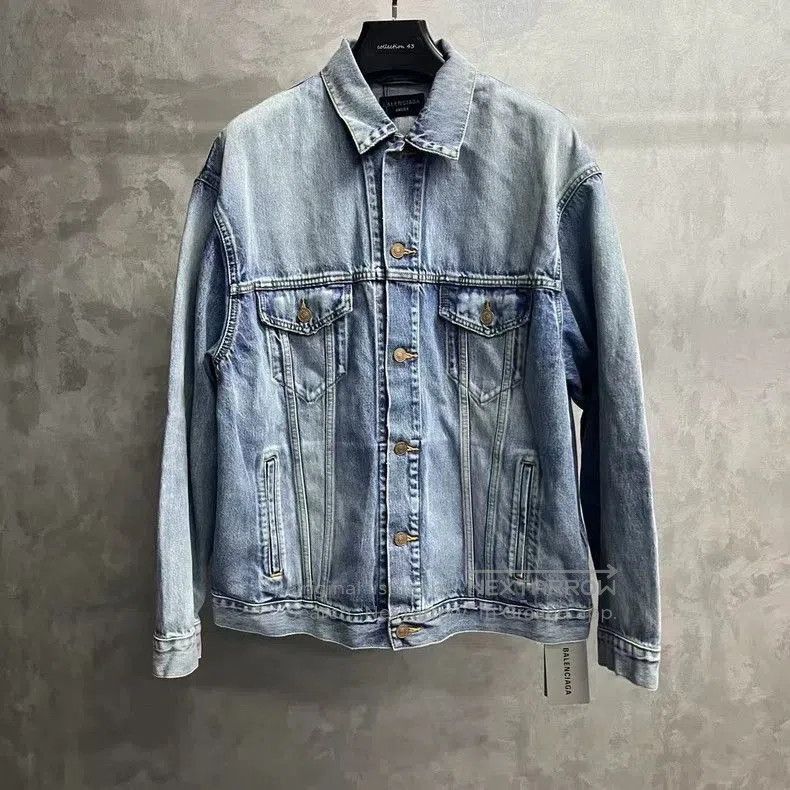 Balenciaga Balenciaga Blue Denim Jacket with BB Print. Size US XS / EU 42 / 0 - 3 Thumbnail