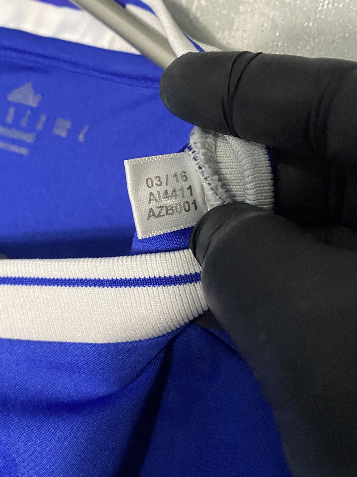 Adidas Chelsea Adidas Soccer Jersey 2016/17 Home #22 Willian kit Size US M / EU 48-50 / 2 - 4 Thumbnail