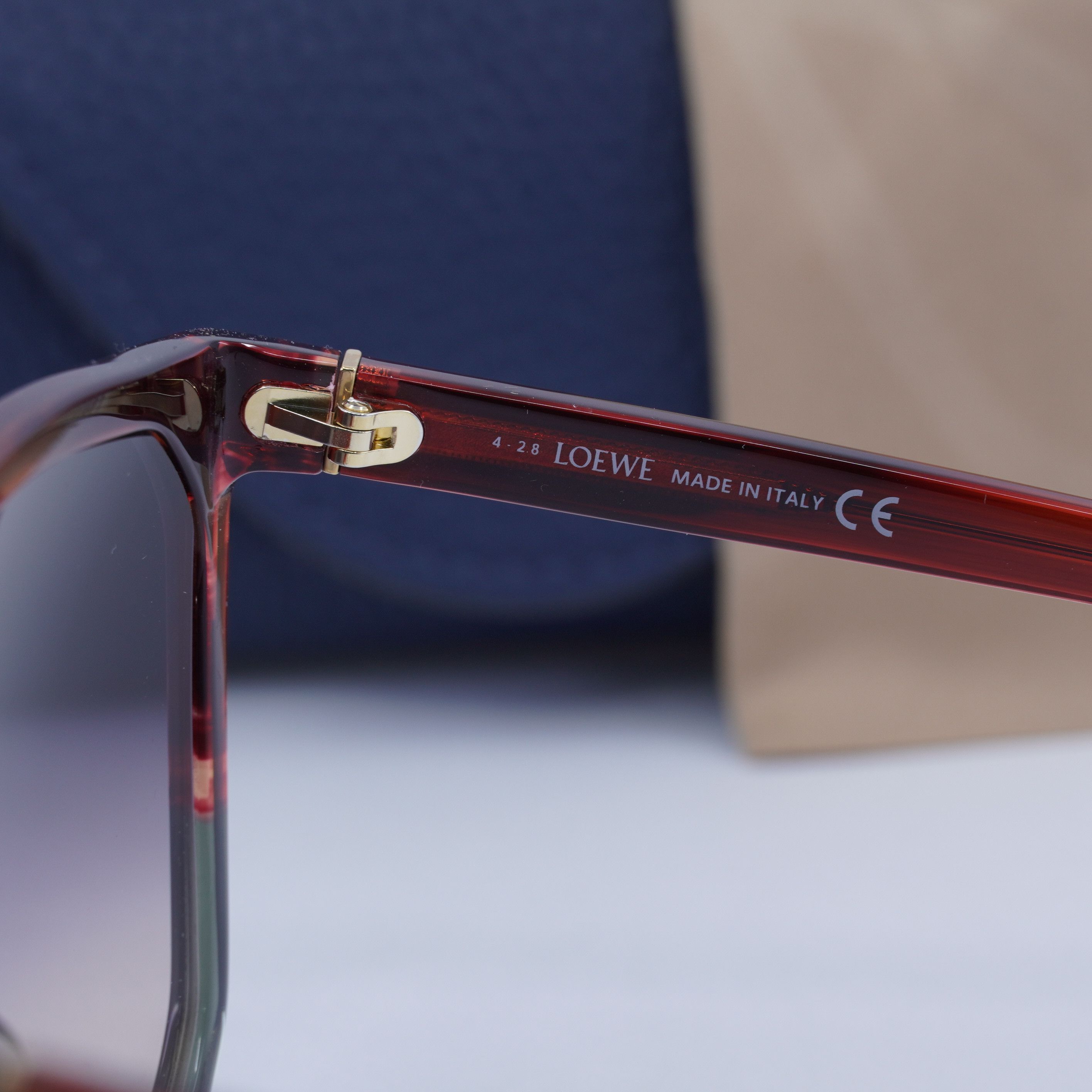 Loewe Loewe LW40001F 68B Filipa Sunglasses Red/Grey Square Frame Size ONE SIZE - 7 Thumbnail