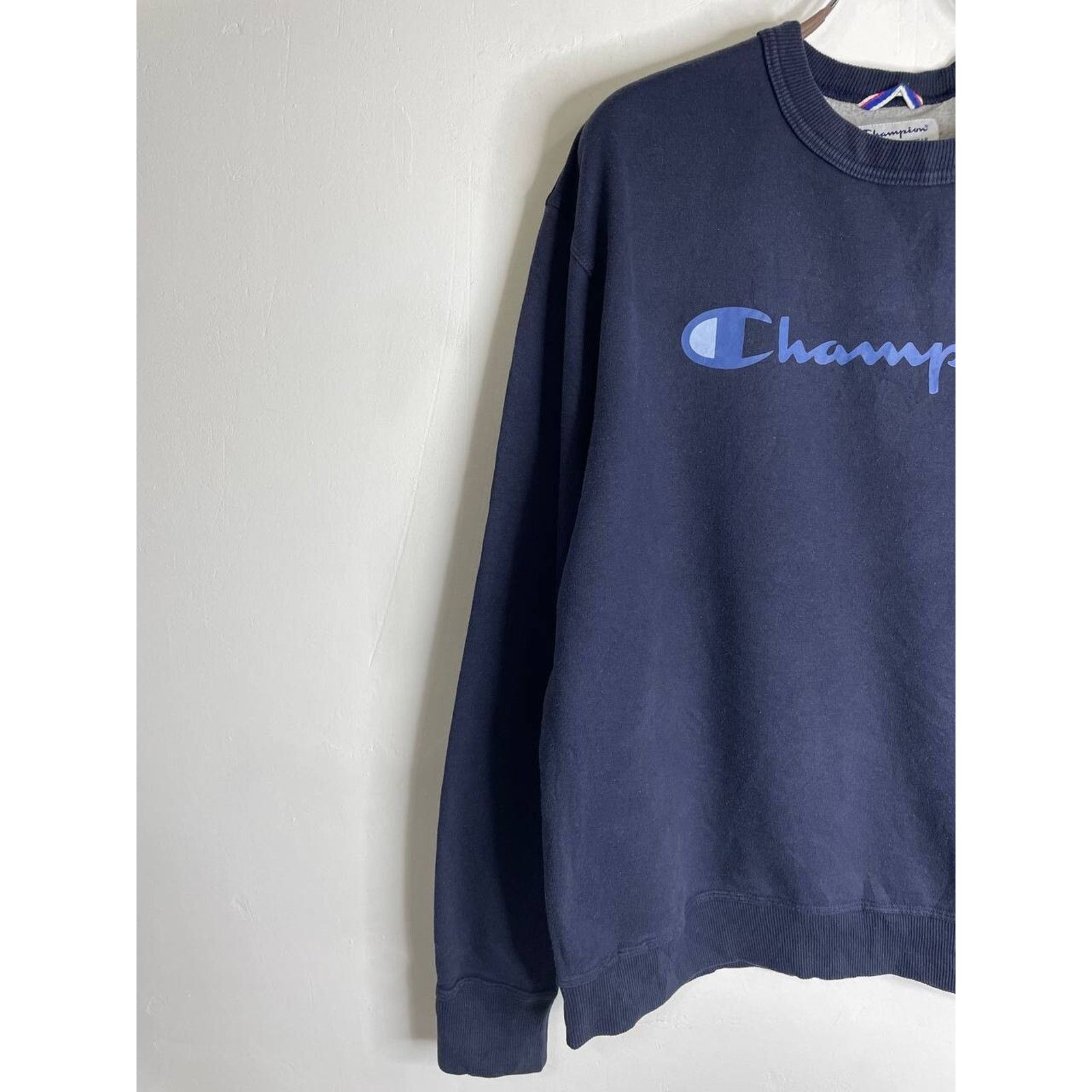 Champion Vintage Champion Navy Sweatshirt L Embroidered Pullover USA Size US L / EU 52-54 / 3 - 4 Thumbnail