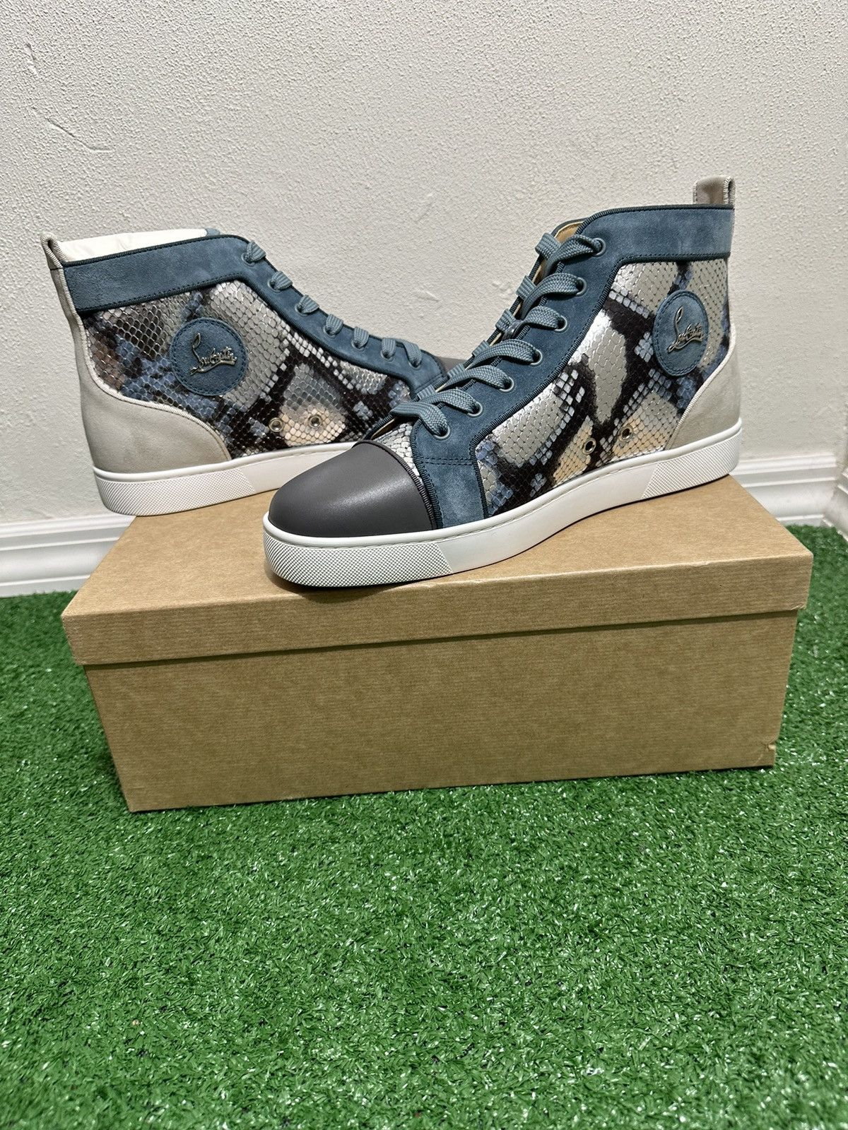 Christian Louboutin Christian Louboutin Red Bottom Sneaker Size US 10.5 / EU 43-44 - 3 Thumbnail