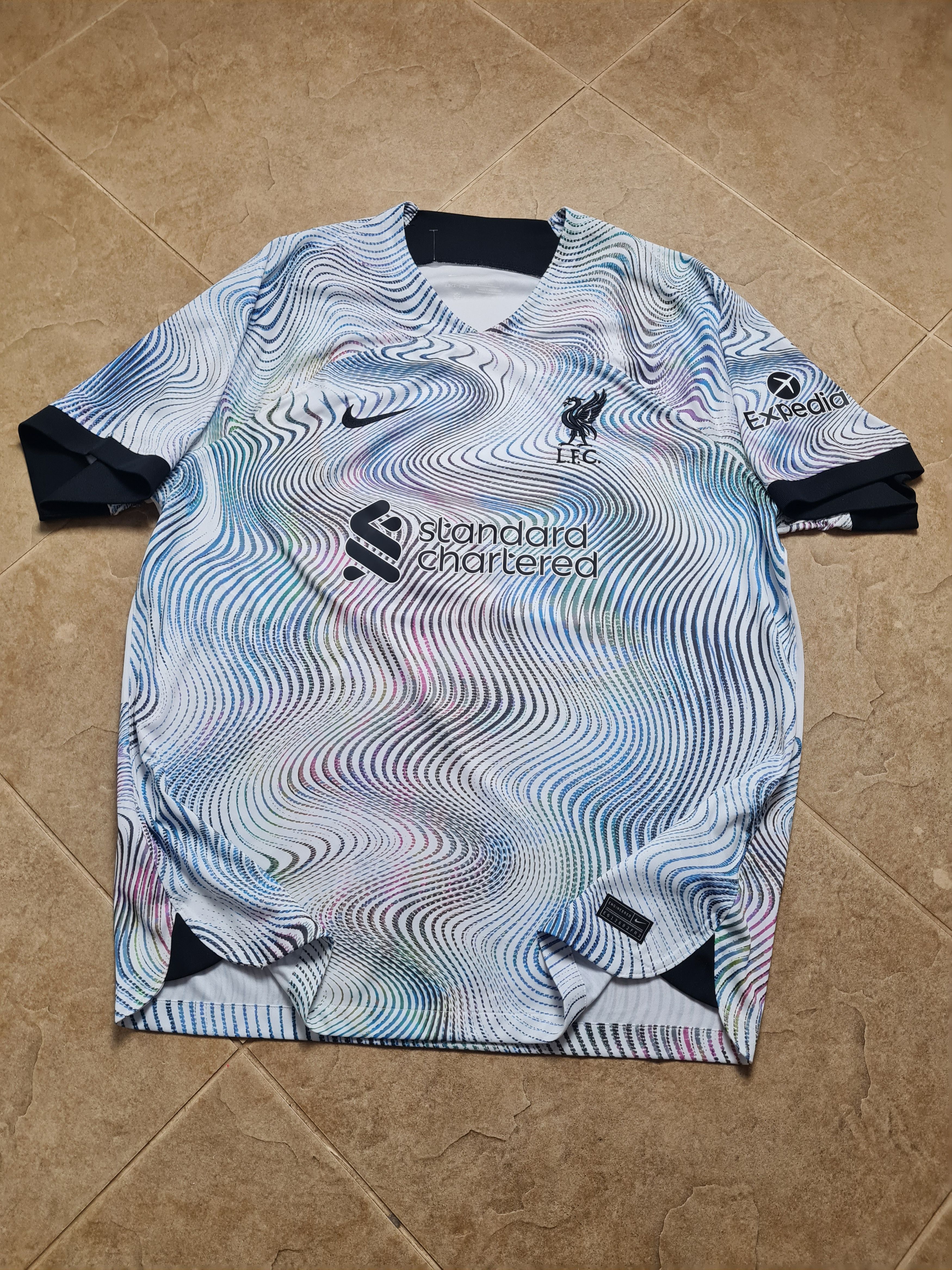 Nike Jersey Liverpool FC 2022-23 Soccer Shirt Nike DN2715-101 Size US XL / EU 56 / 4 - 6 Thumbnail