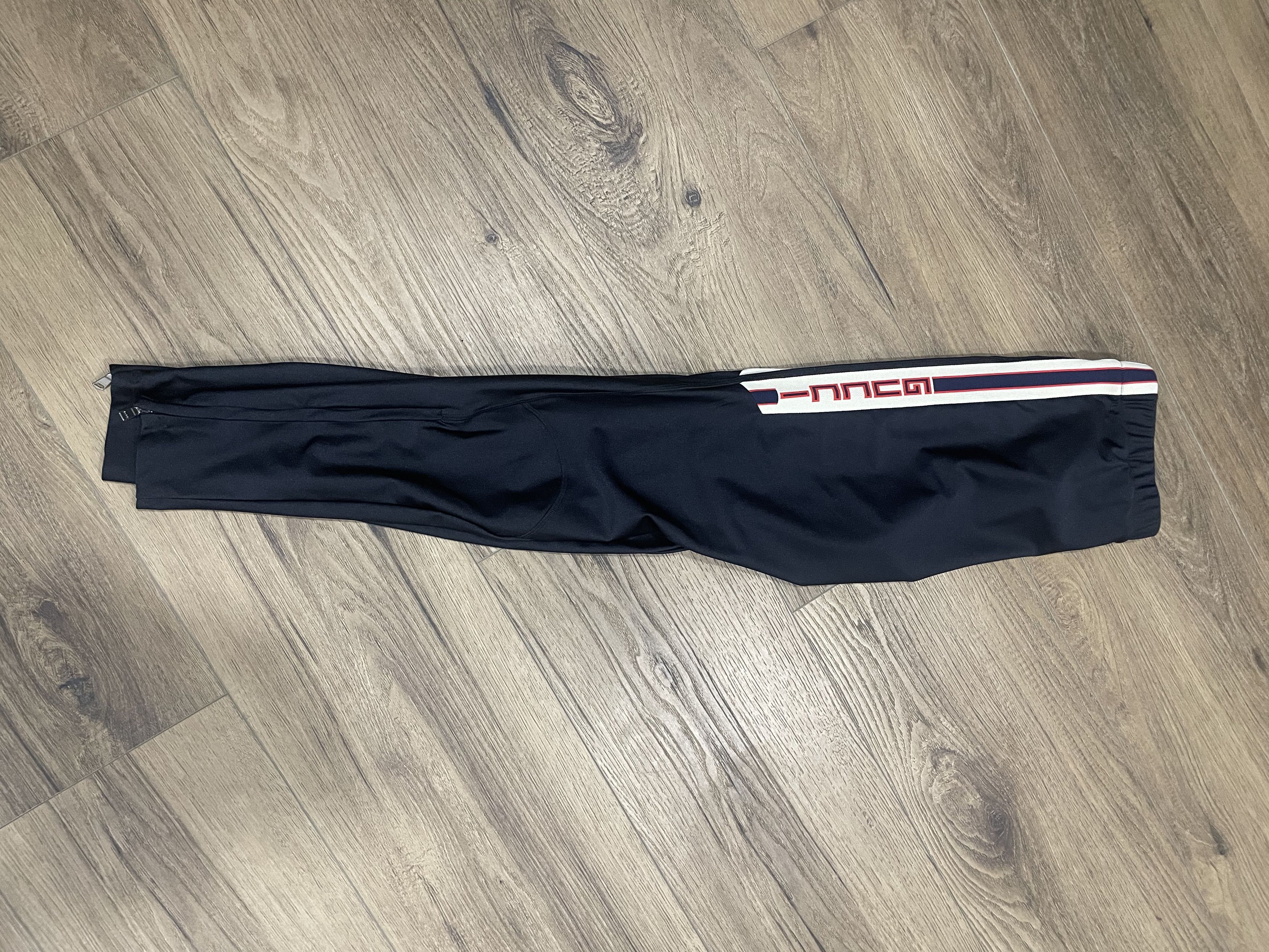 GUCCI men joggers pants sizes in photos by tape measure