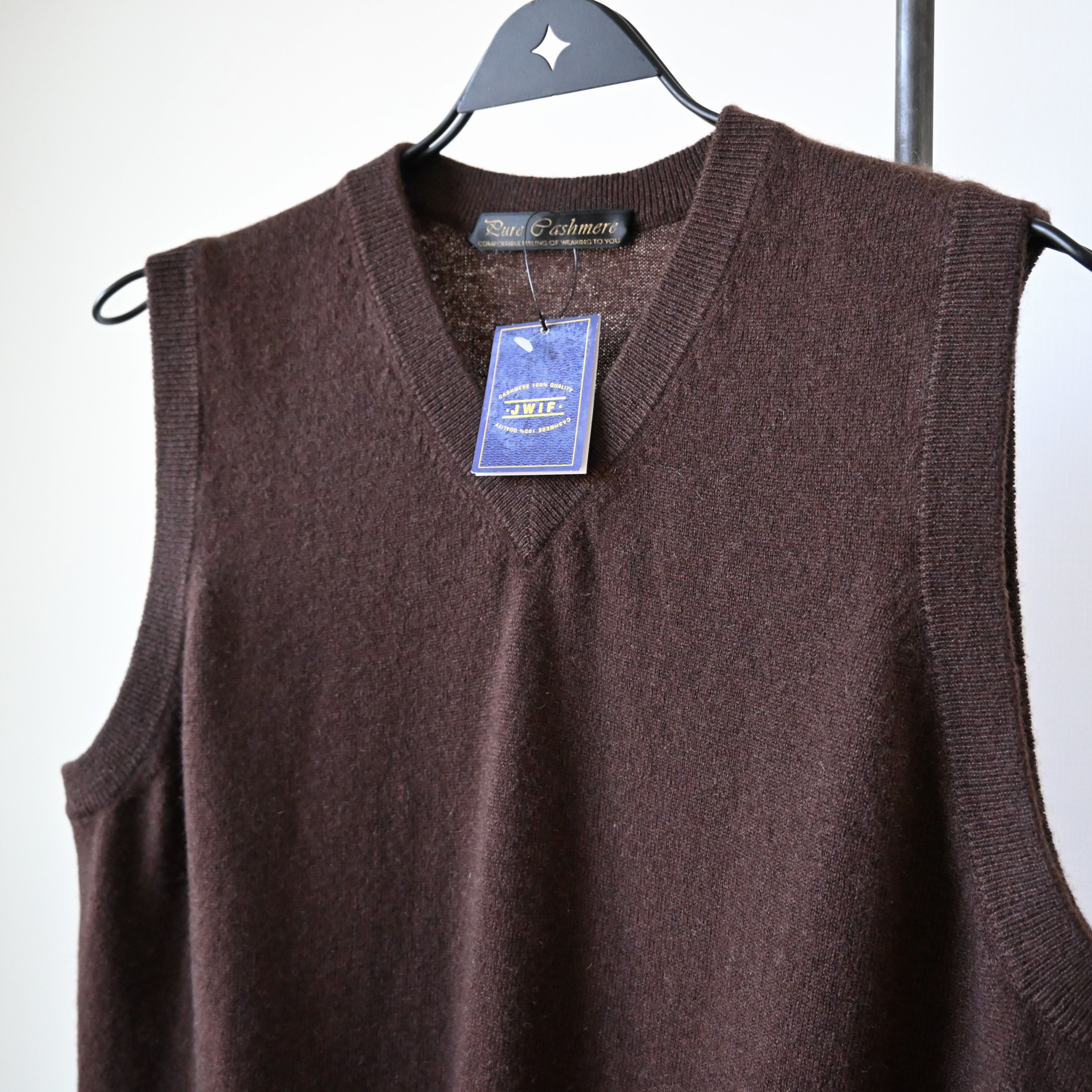 Japanese Brand DEADSTOCK, 2000s pure cashmere knit vest, chocolate brown, M Size US M / EU 48-50 / 2 - 5 Thumbnail