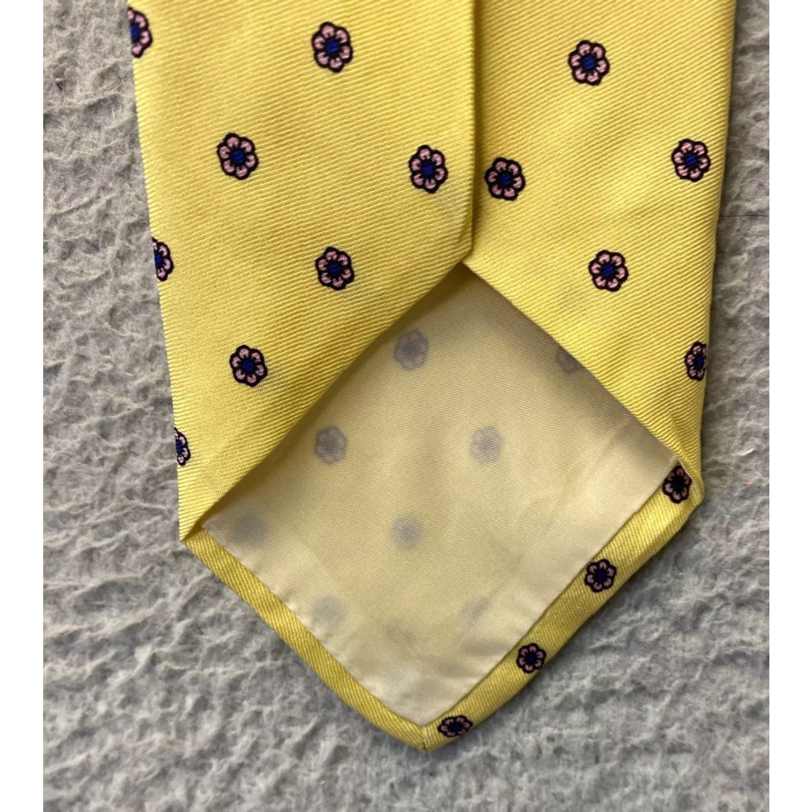 Brooks Brothers VINTAGE Brooks Brothers Men's Silk Tie Geometric Necktie Classic One Size Yellow Made in Italy Size ONE SIZE - 4 Thumbnail