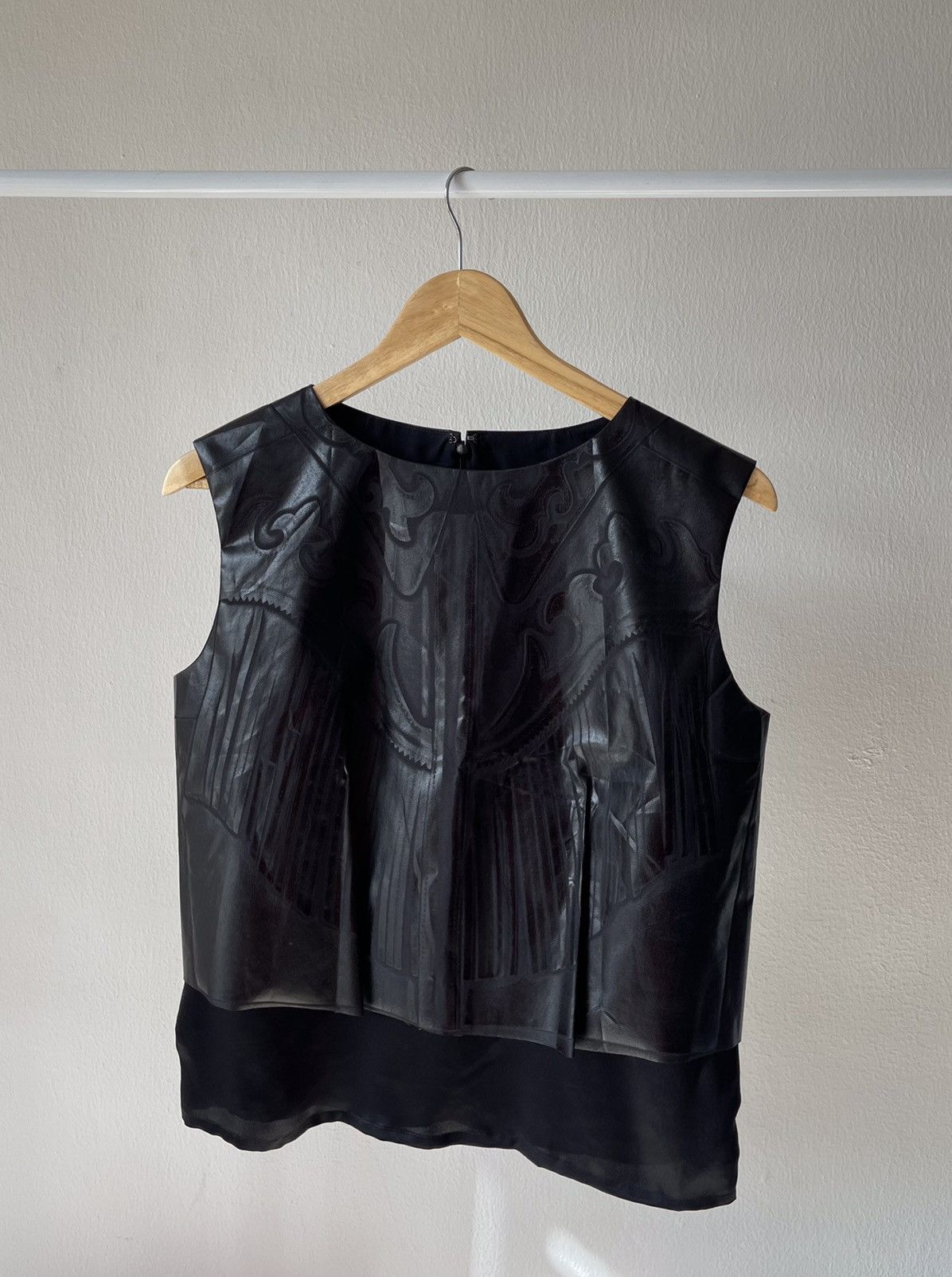 Maison Margiela Maison Margiela Embossed Pattern Sleeveless Layered Top Size S / US 4 / IT 40 - 1 Thumbnail