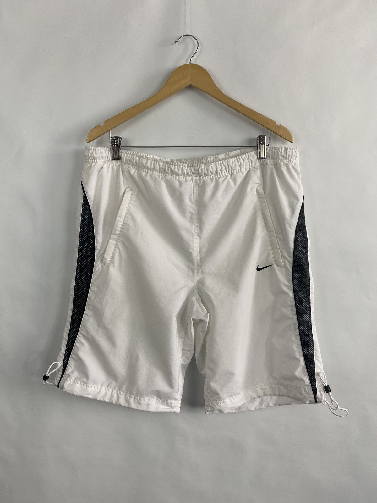 Nike 🇺🇸 Vintage 90s Nike Nylon shorts swoosh logo street wear dril Size US 34 / EU 50 - 2 Thumbnail