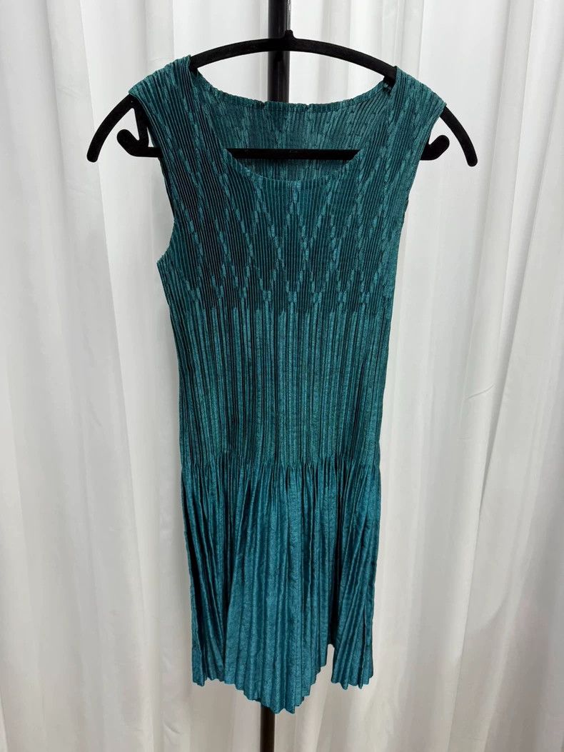Issey Miyake Issey Miyake size:2 Green main line metallic texture pleat Size S / US 4 / IT 40 - 1 Thumbnail