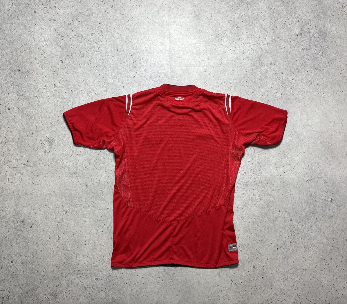 Umbro Umbro Team England 2004/2006 Vintage Soccer Jersey Size US M / EU 48-50 / 2 - 11 Thumbnail