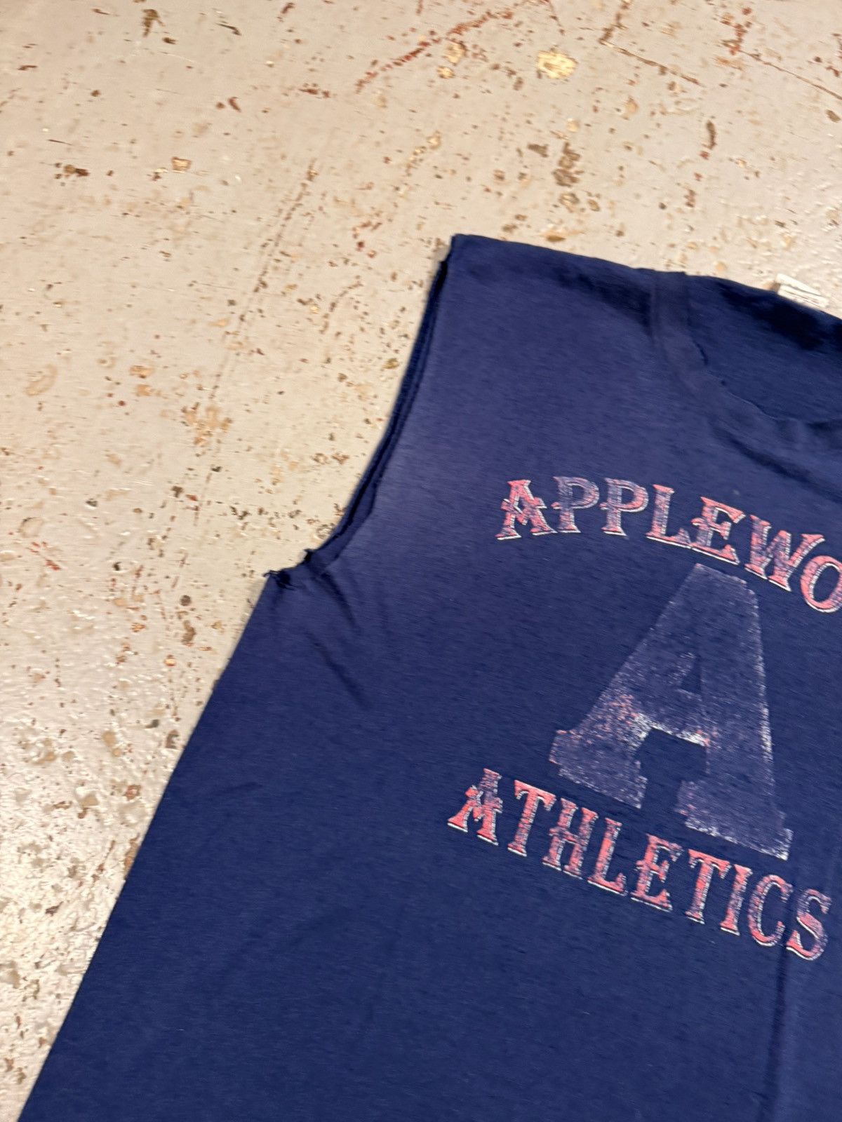 Other Vintage Apple Wood Athletics Thrashed Cutoff Tee Size US L / EU 52-54 / 3 - 5 Thumbnail