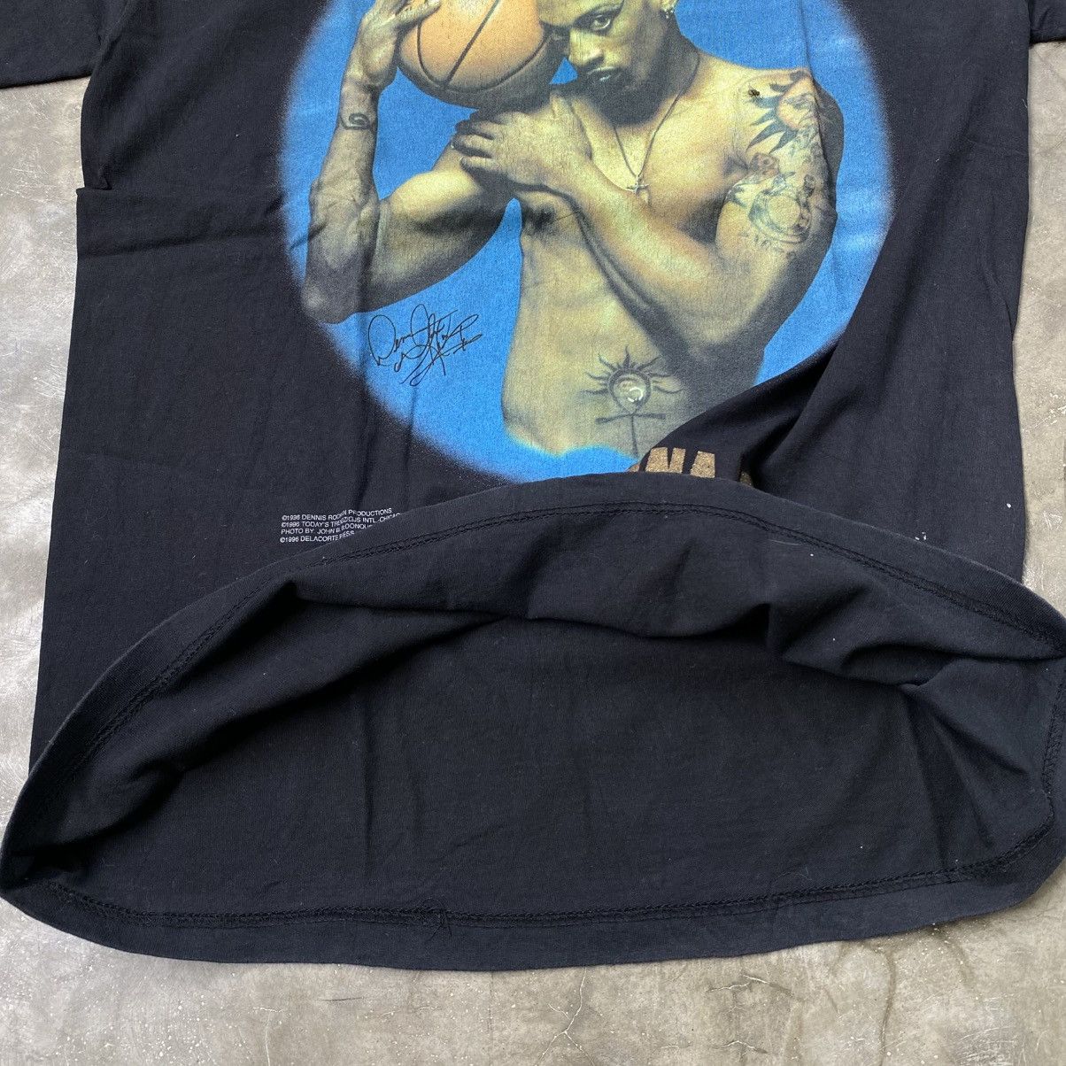 Vintage Vintage 90s Dennis Rodman T-Shirt Size US L / EU 52-54 / 3 - 7 Thumbnail
