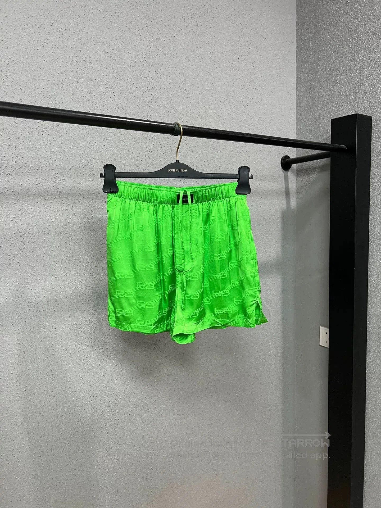 Balenciaga balenciaga green printed shorts size 34. Size US 34 / EU 50 - 1 Thumbnail