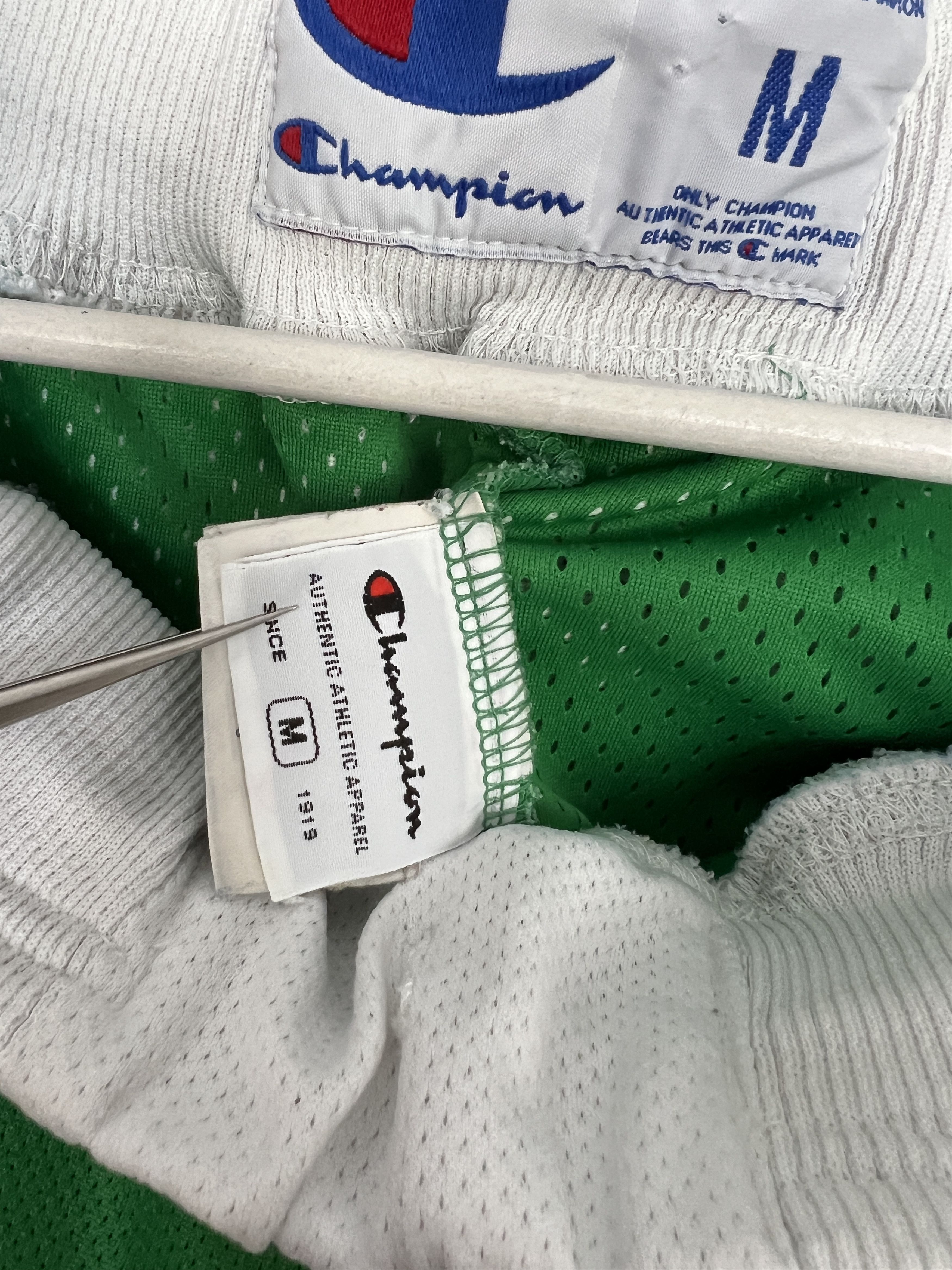 Champion Vintage 90's Champion Boston Celtics NBA Green Shorts M Size US 32 / EU 48 - 9 Thumbnail