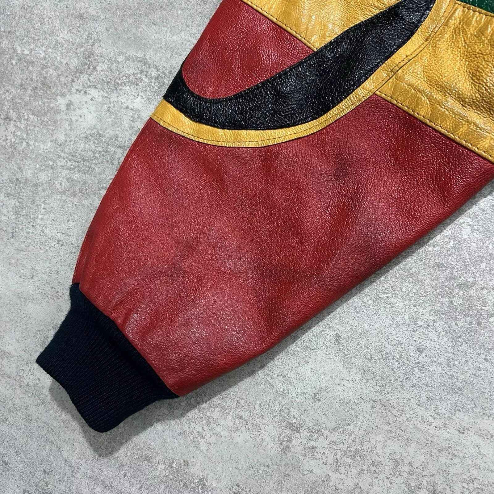 Vintage MICHAEL HOBAN RASTA ZION LEATHER BOMBER JACKET SIZE L Size US L / EU 52-54 / 3 - 13 Thumbnail