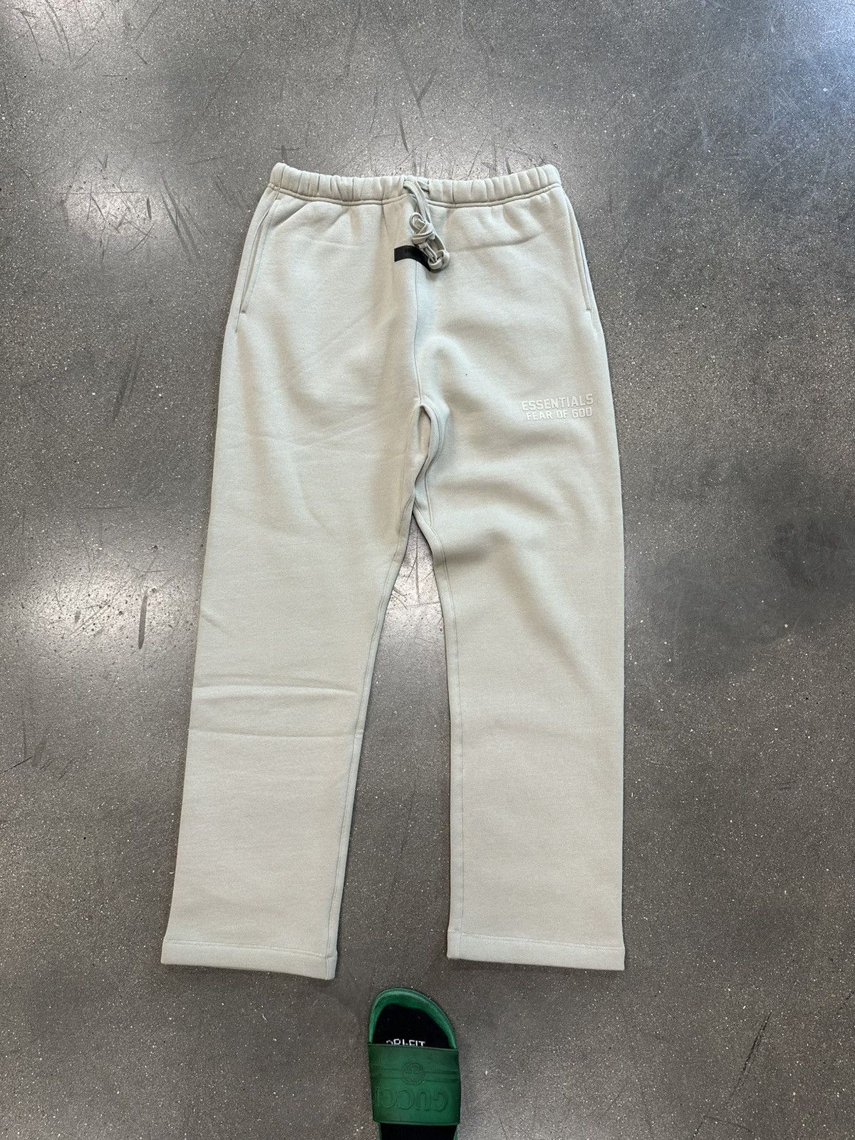 Fear of God Fear of God Essentials Sweatpant Seal Size US 28 / EU 44 - 1 Thumbnail