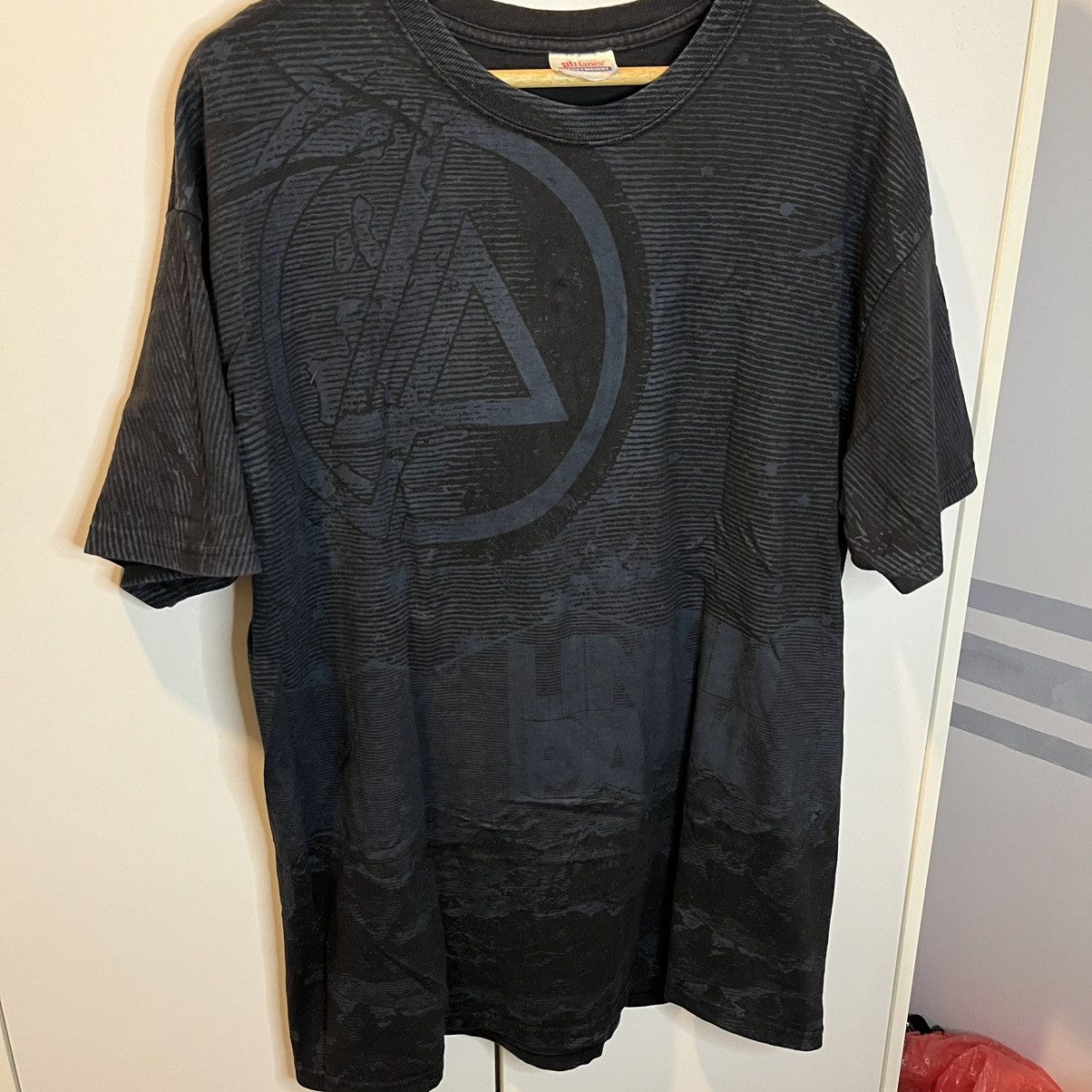 Band Tees 00's Linkin Park All Over Print Band Shirt Size US XL / EU 56 / 4 - 2 Thumbnail