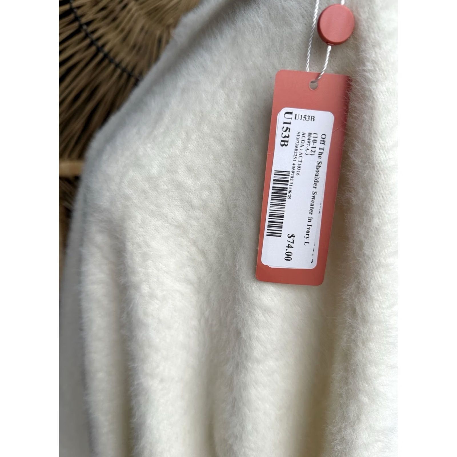 Coach ACOA Off The Shoulder White Fuzzy Sweater L Women Pullover, Cozy Eye-Lash Knit, New Size L / US 10 / IT 46 - 6 Thumbnail