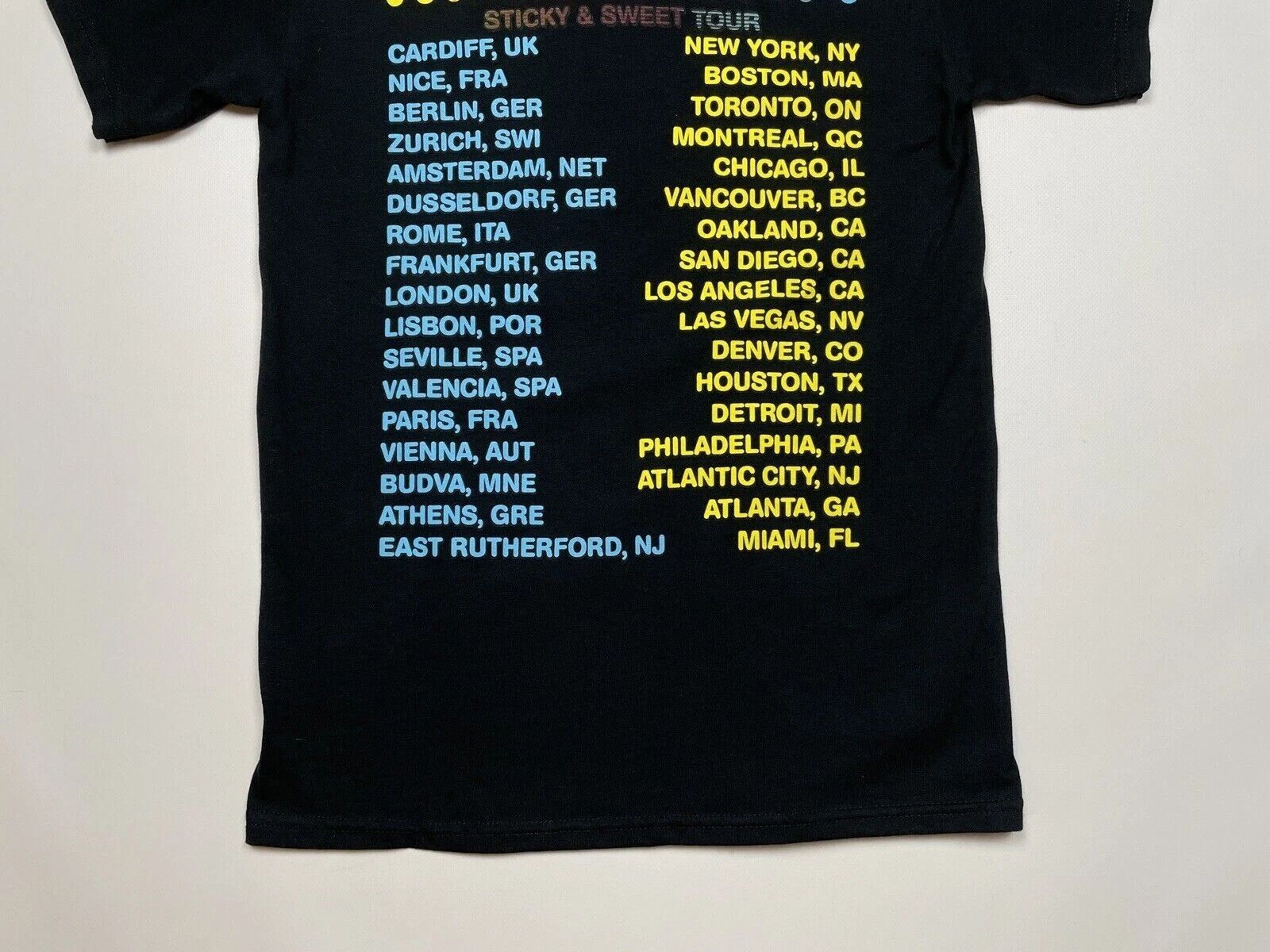 Gildan Vintage 2008 Madonna Sweet & Sticky Official T-Shirt 2000s Size US S / EU 44-46 / 1 - 7 Thumbnail