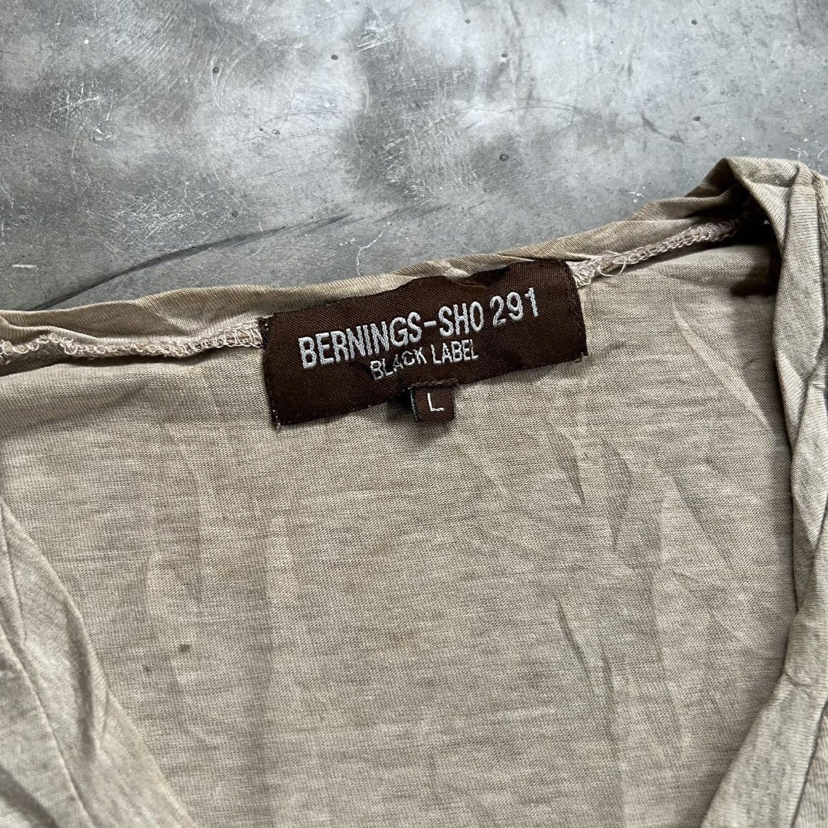 2000’s Bernings Sho 291 Black Label Necklace Printed Shirt