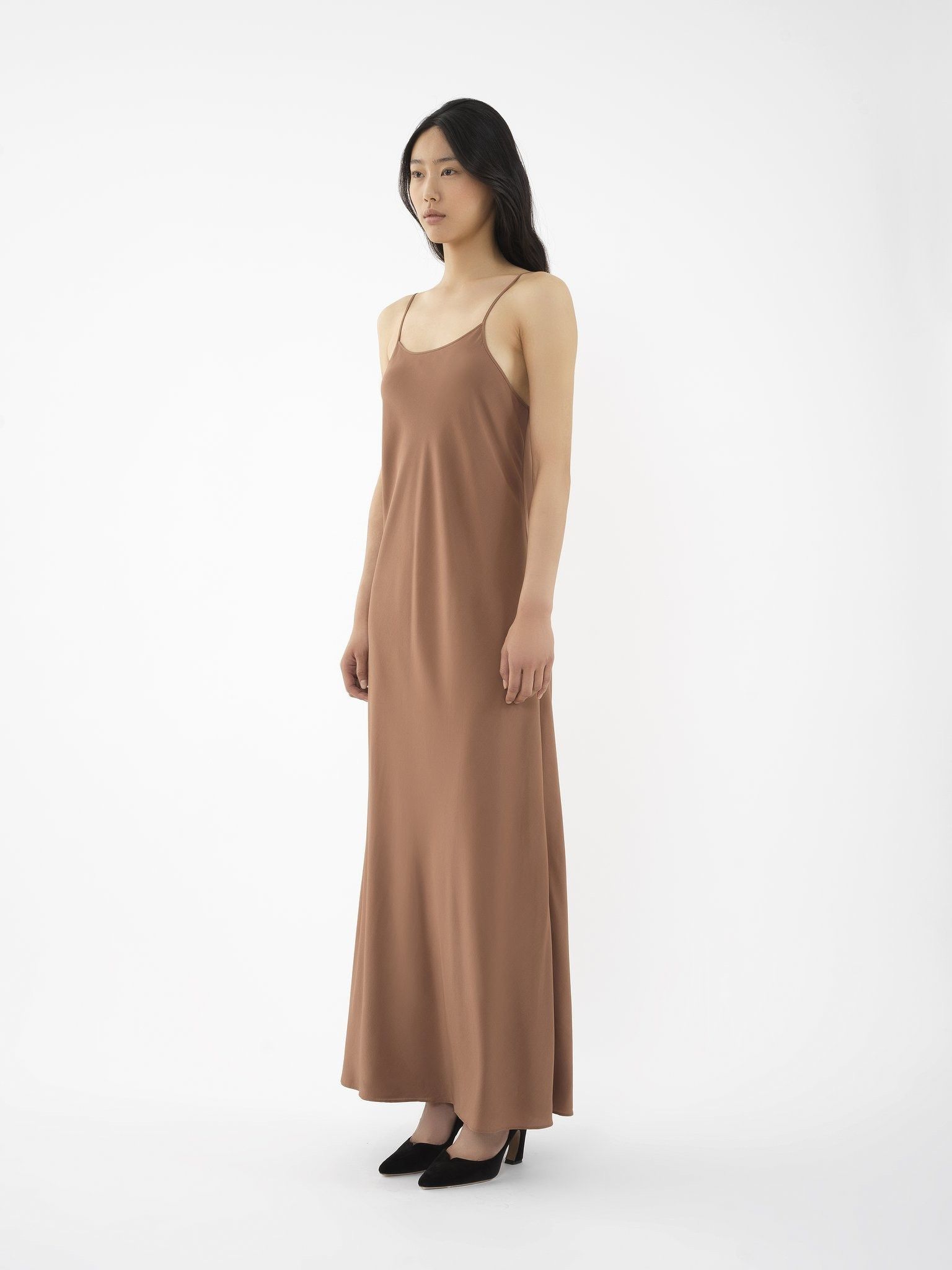 o1loc1c0325 CHC24 Dress in Brown