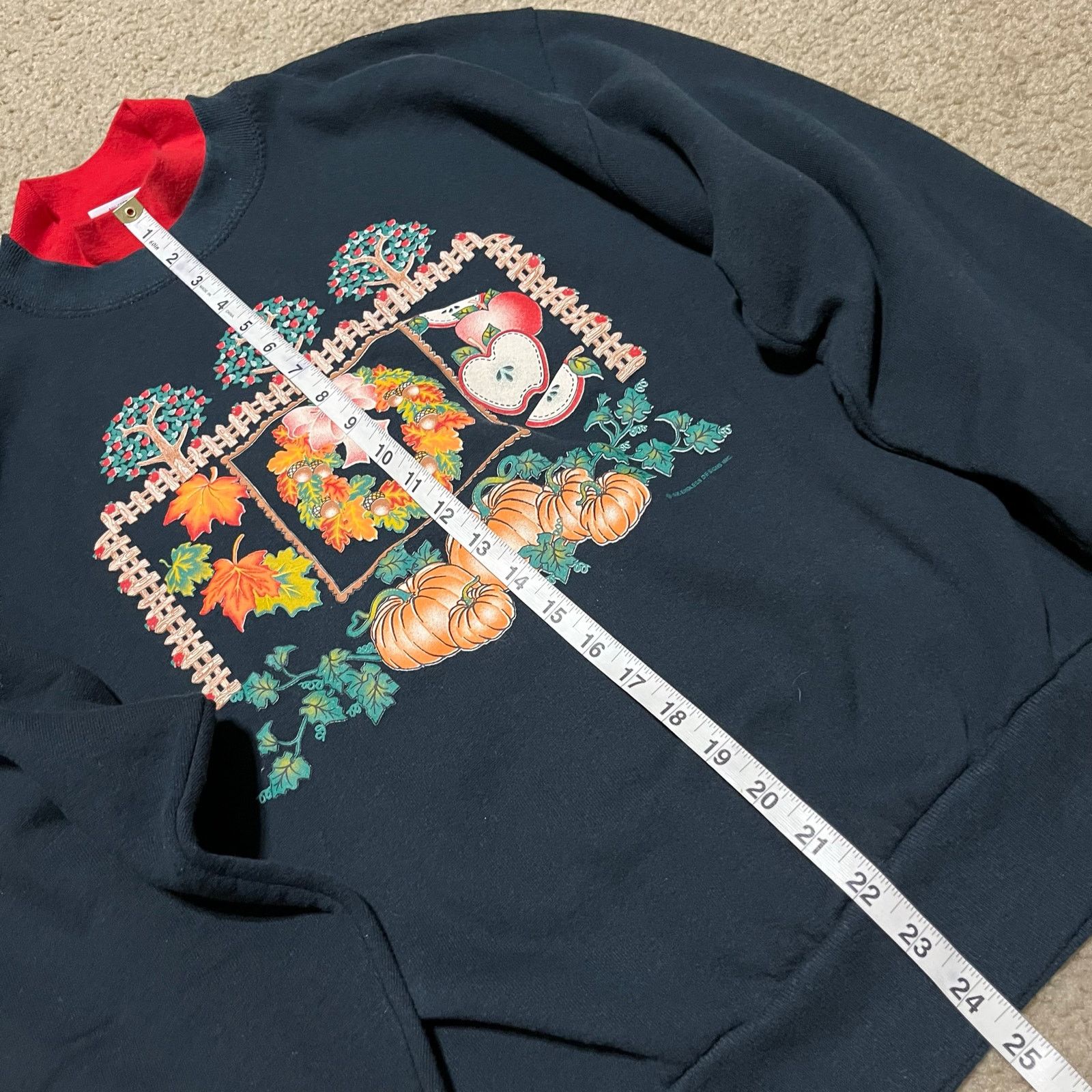 Other Vintage 96 Fall Pumpkins Apple Wreath Black Graphic Crewneck Size US L / EU 52-54 / 3 - 6 Thumbnail