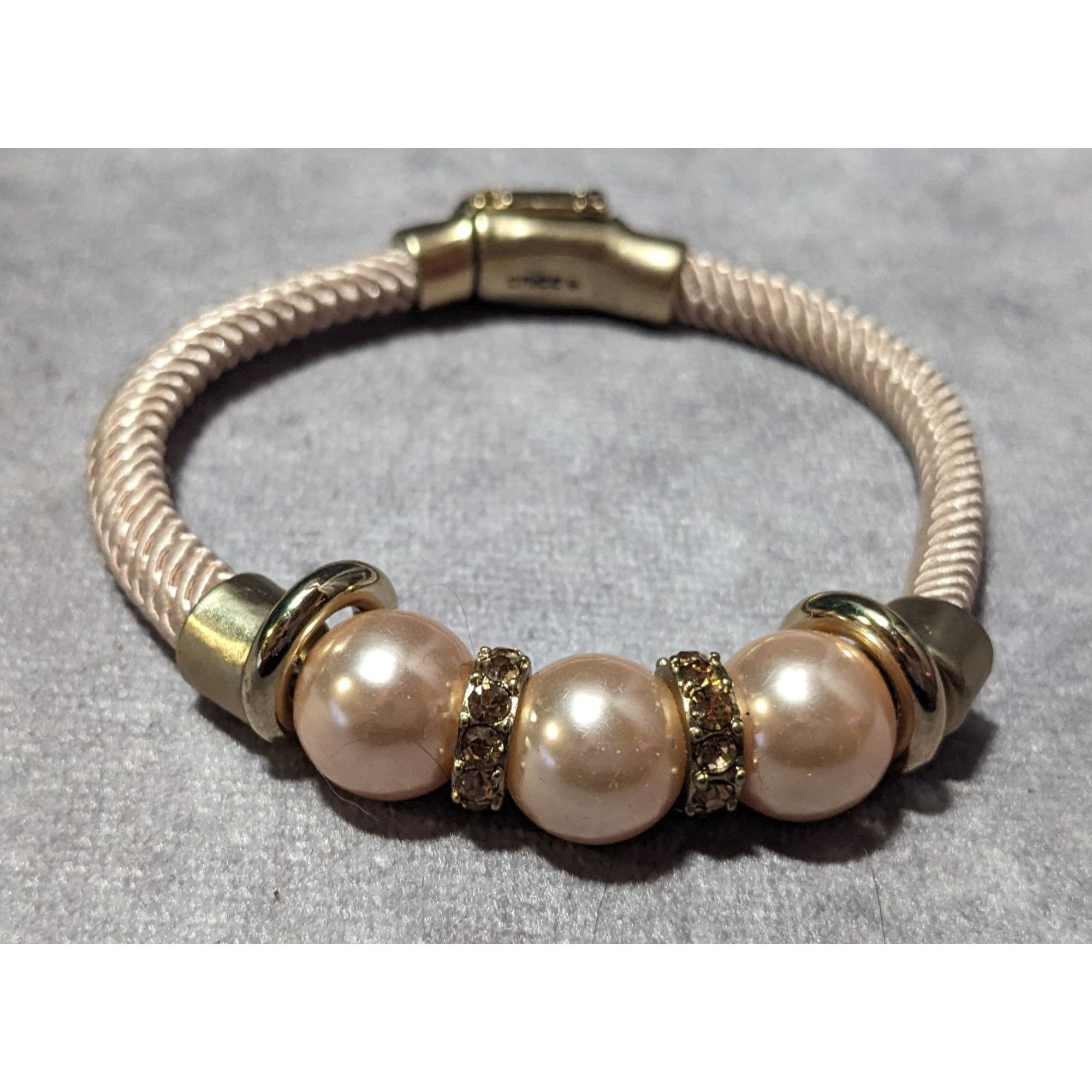 Chicos Elegant Glam Chico's Cream And Gold Tone Faux Pearl Rhinesto Size ONE SIZE - 7 Thumbnail