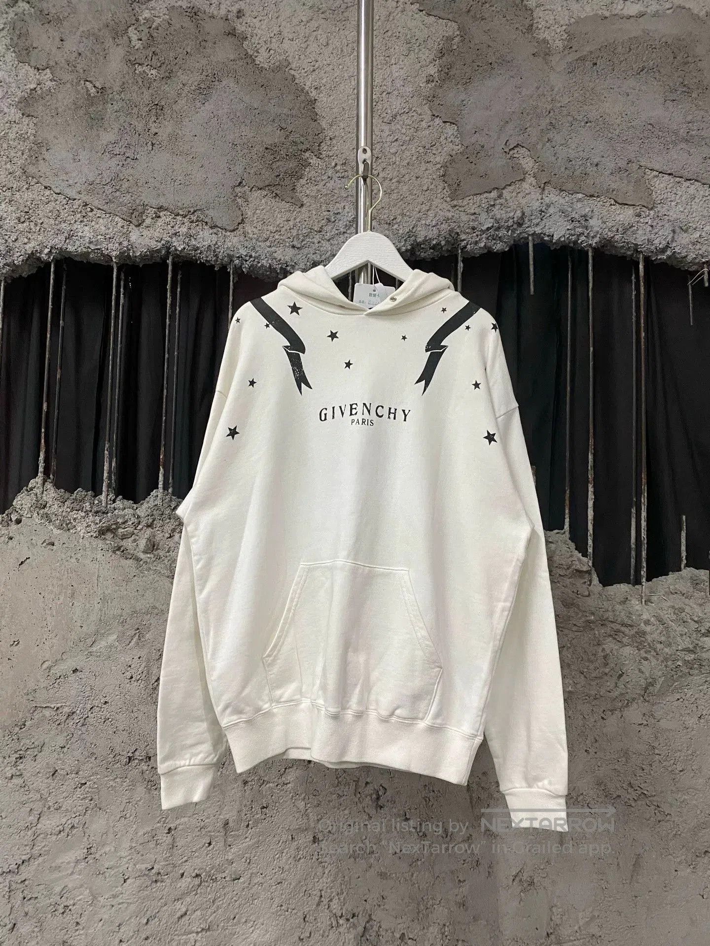 Givenchy Givenchy White Hoodie. Size US M / EU 48-50 / 2 - 1 Thumbnail