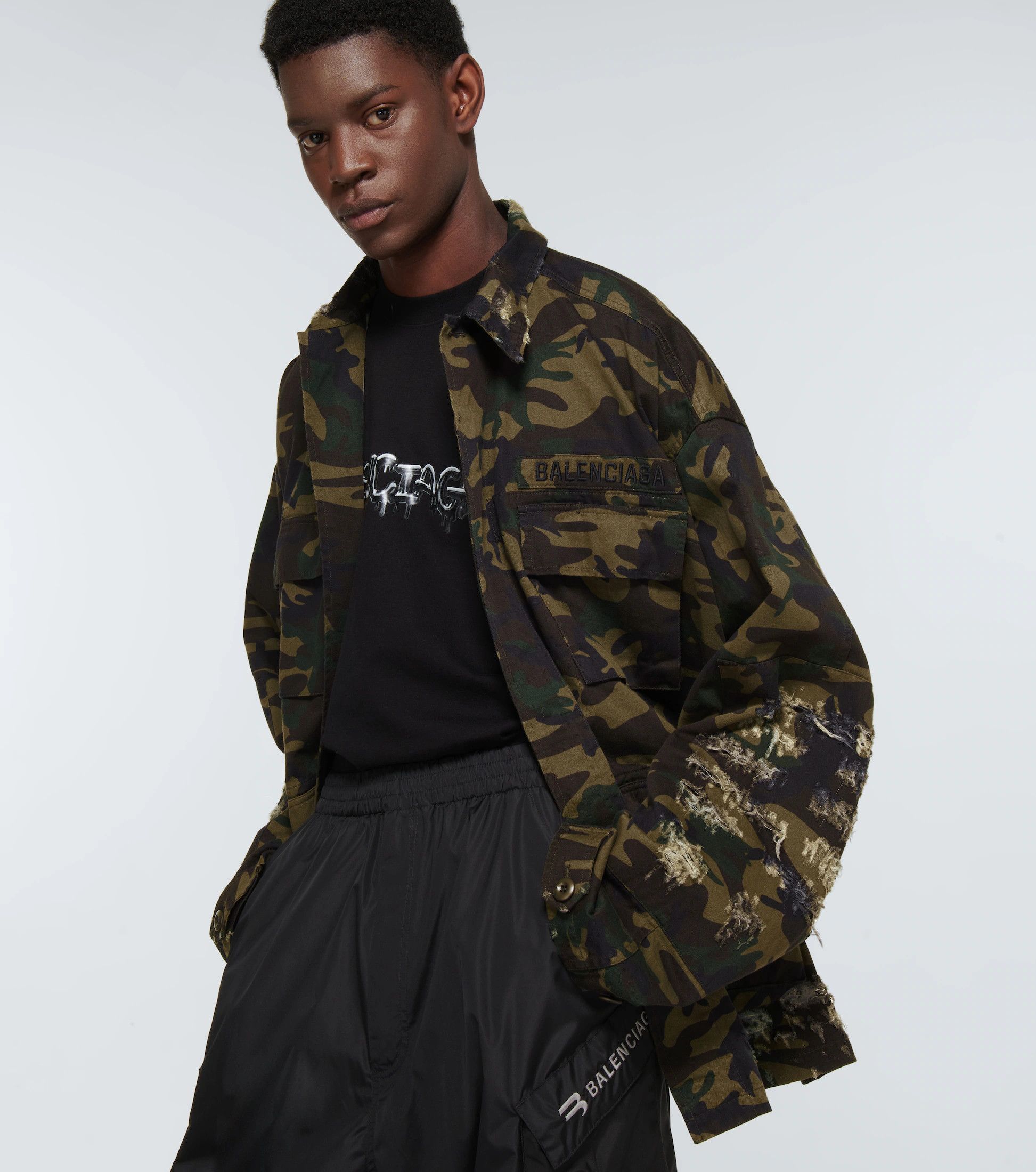 Balenciaga Balenciaga Camo Super Distressed Oversized Jacket Shirt Size US M / EU 48-50 / 2 - 5 Thumbnail