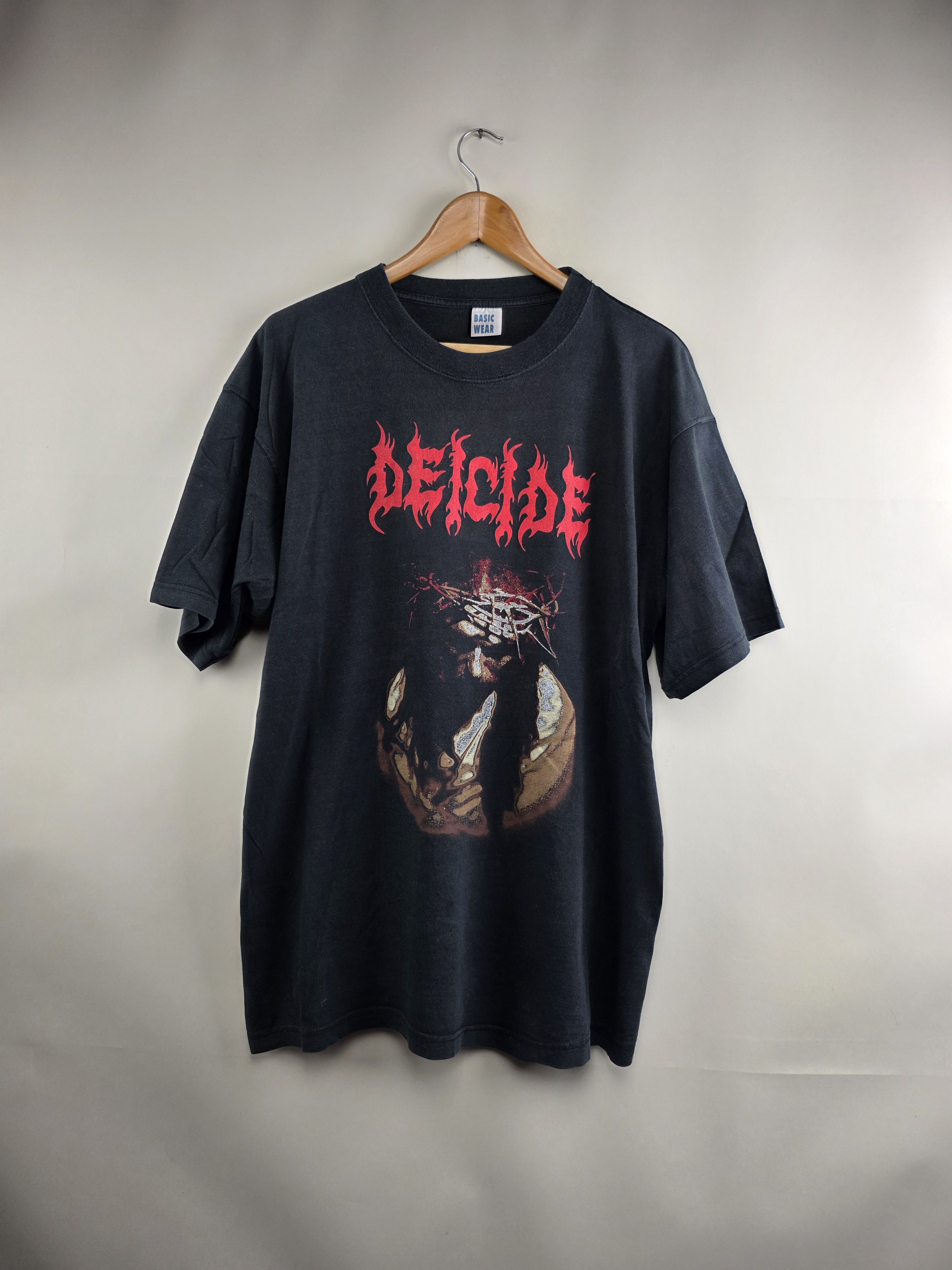Band Tees 2004 Deicide Scars of the crucifix World tour XL 23" 30" Size US XL / EU 56 / 4 - 7 Thumbnail
