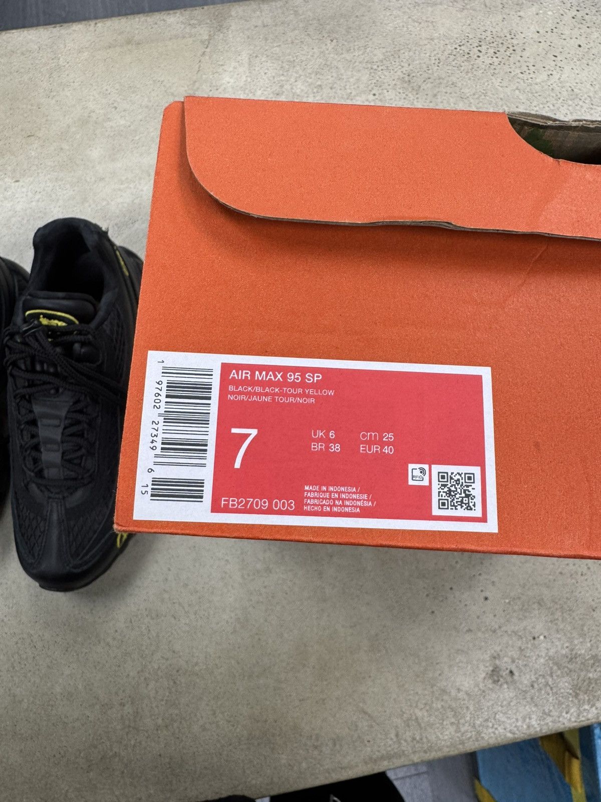 Corteiz × Nike Air Max 95 Corteiz Honey Black Size US 7 / EU 40 - 8 Thumbnail