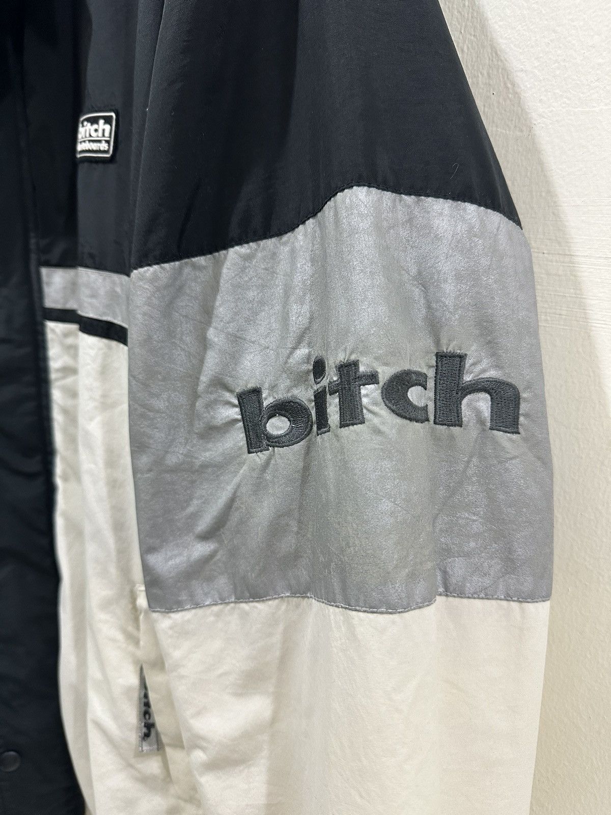 Other VTG Y2K BITCH Skateboard Tape Jacket Size US M / EU 48-50 / 2 - 5 Thumbnail