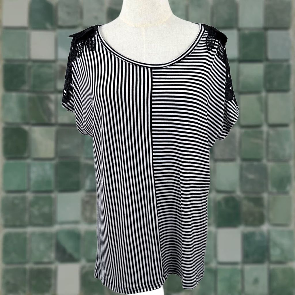Vintage Christopher Banks L Tunic Top Striped Floral Lace Shoulder Parisian French Girl Size L / US 10 / IT 46 - 1 Thumbnail