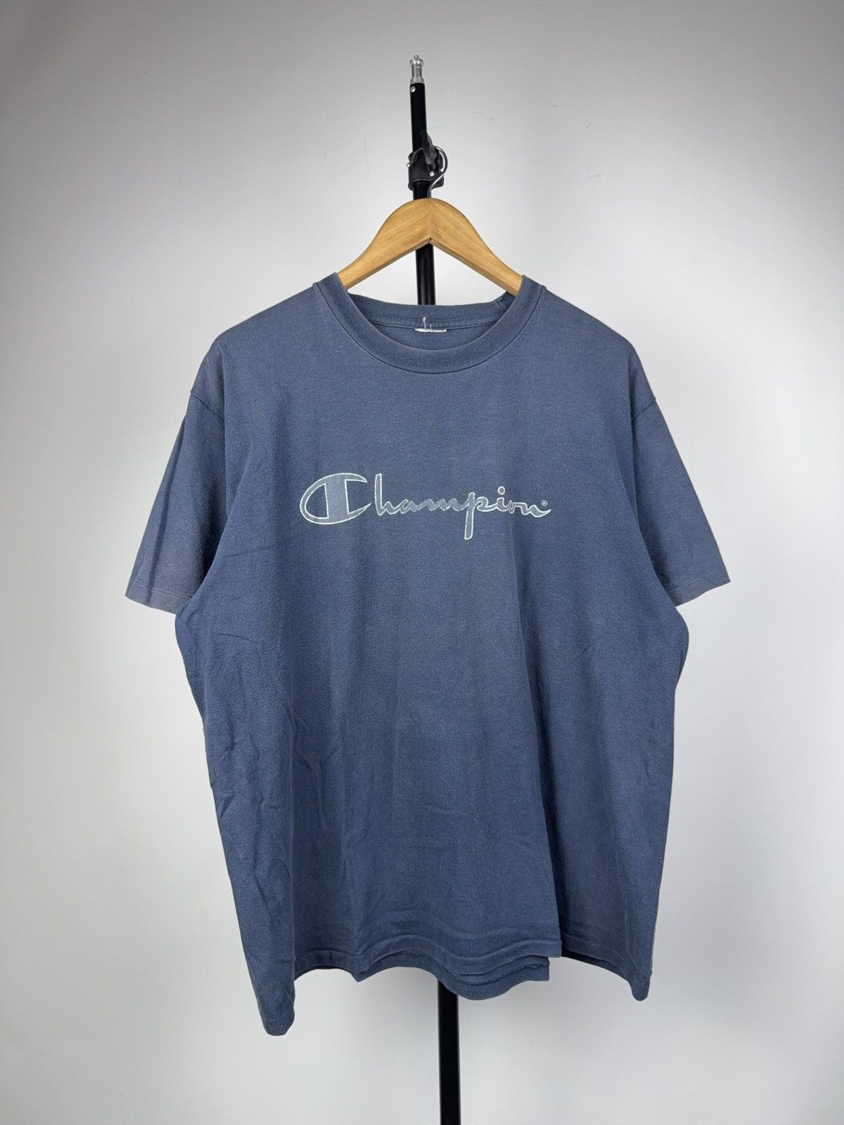 Champion 90s Champion Vintage Faded Single Stitch Logo Tee Navy Size US L / EU 52-54 / 3 - 1 Thumbnail