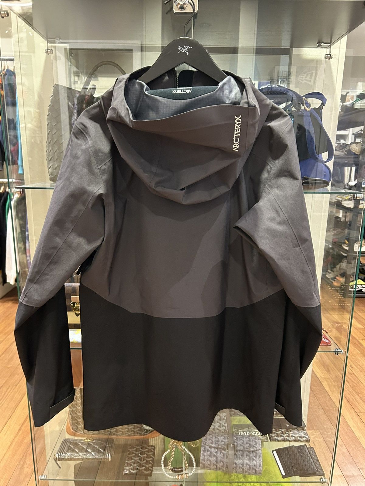 Arc'teryx Arc’teryx Womens Rush Jacket - Black/Grey Size M / US 6-8 / IT 42-44 - 3 Thumbnail