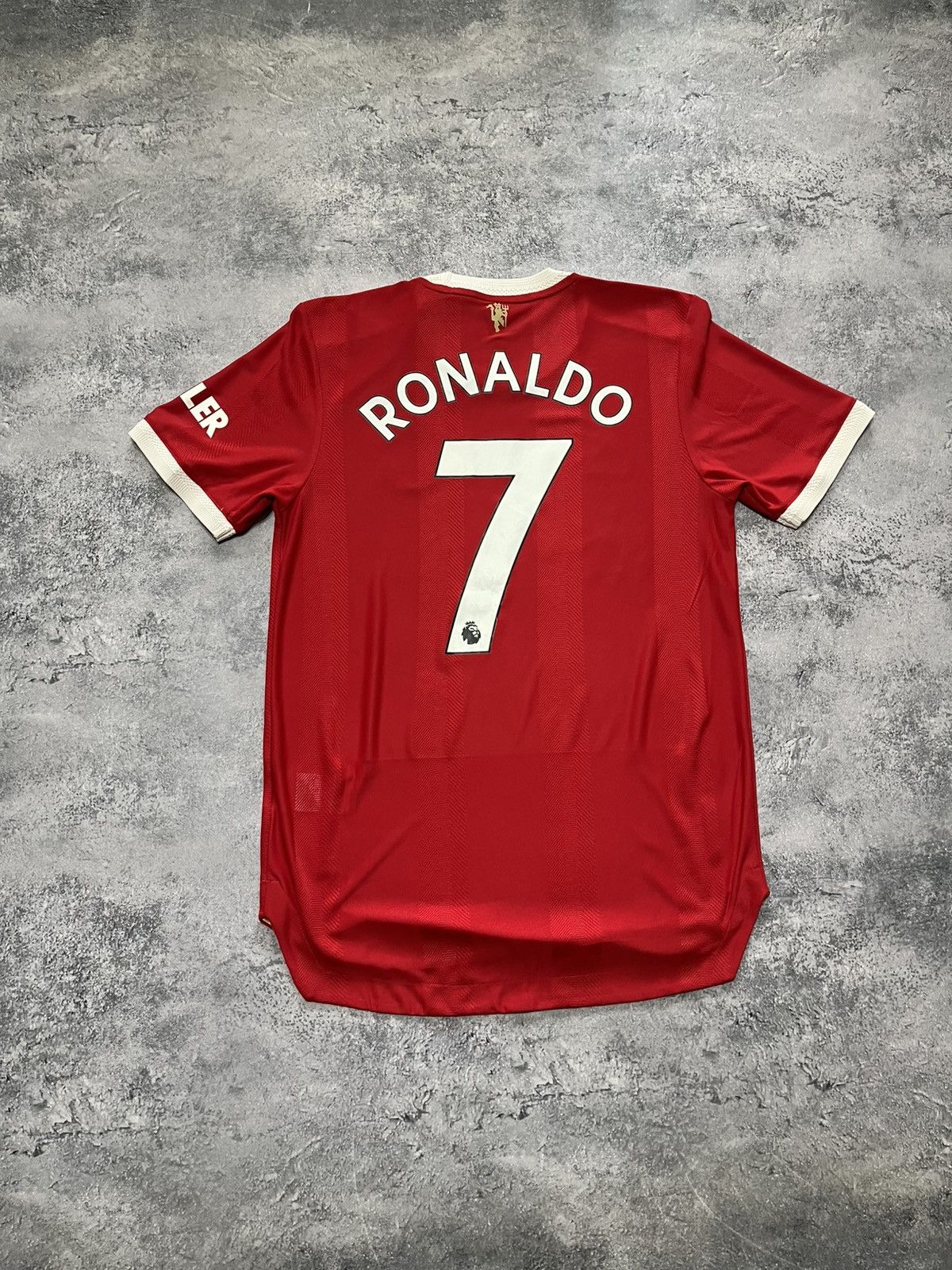 Adidas MANCHESTER UNITED ADIDAS 21/22 SOCCER HOME JERSEY 7 RONALDO Size US S / EU 44-46 / 1 - 2 Thumbnail