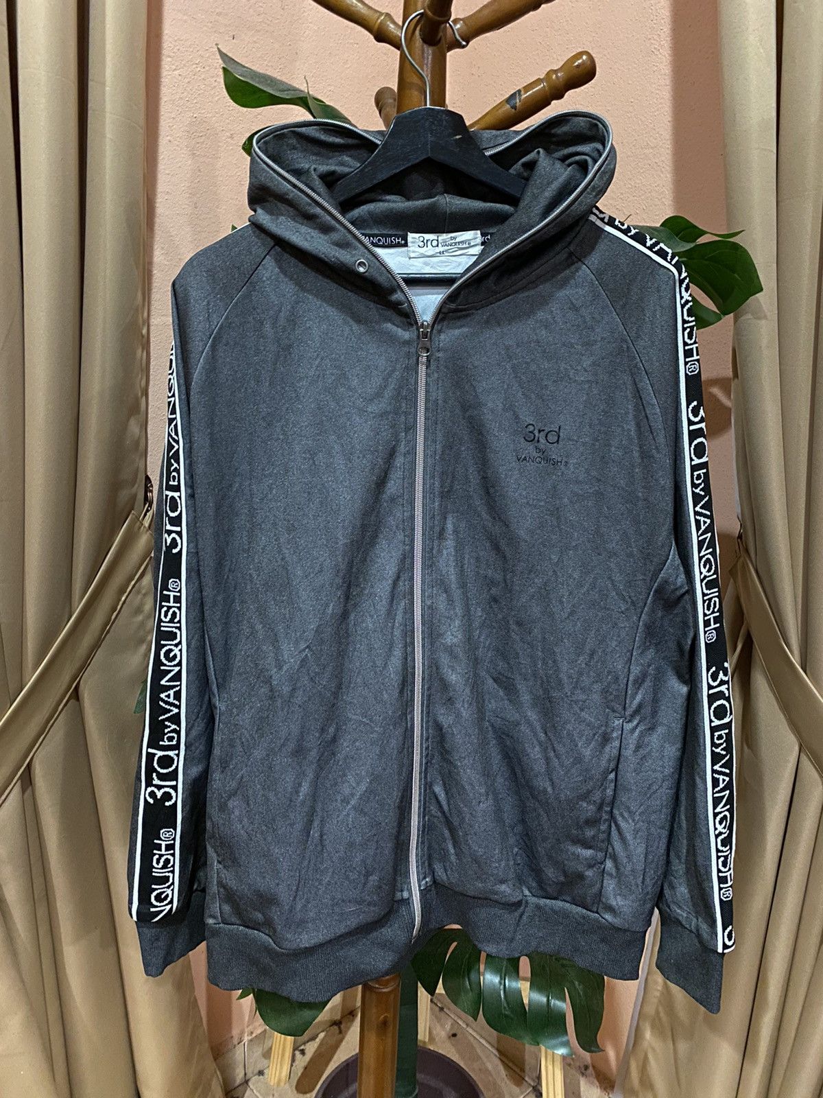 Vanquish 3rd by Vanquish Grey Hoodie: Trendy Urban Streetwear Size US XL / EU 56 / 4 - 1 Thumbnail