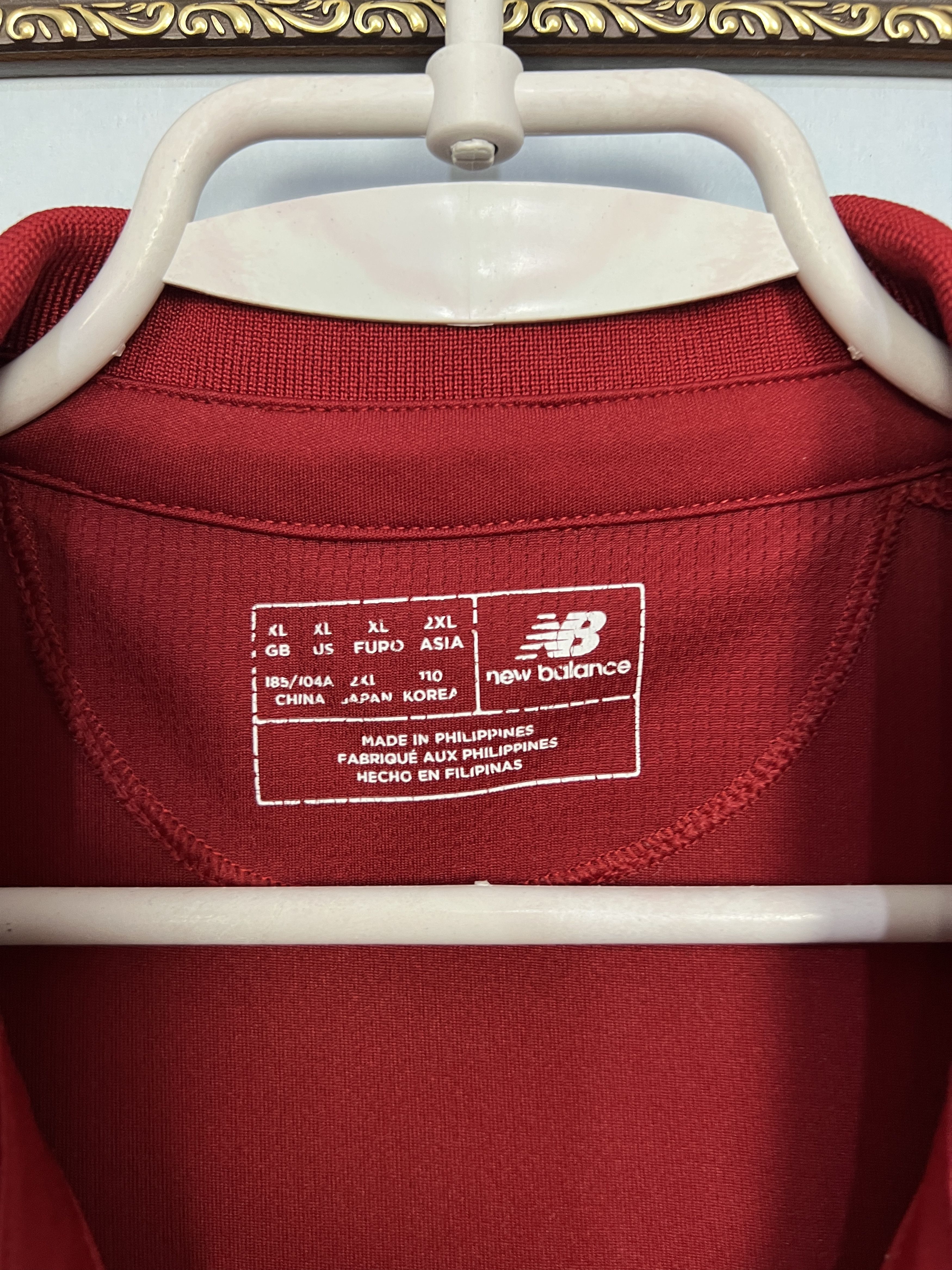 New Balance Liverpool Home football shirt 2018 Soccer #11 Salah Jersey Size US XL / EU 56 / 4 - 10 Thumbnail